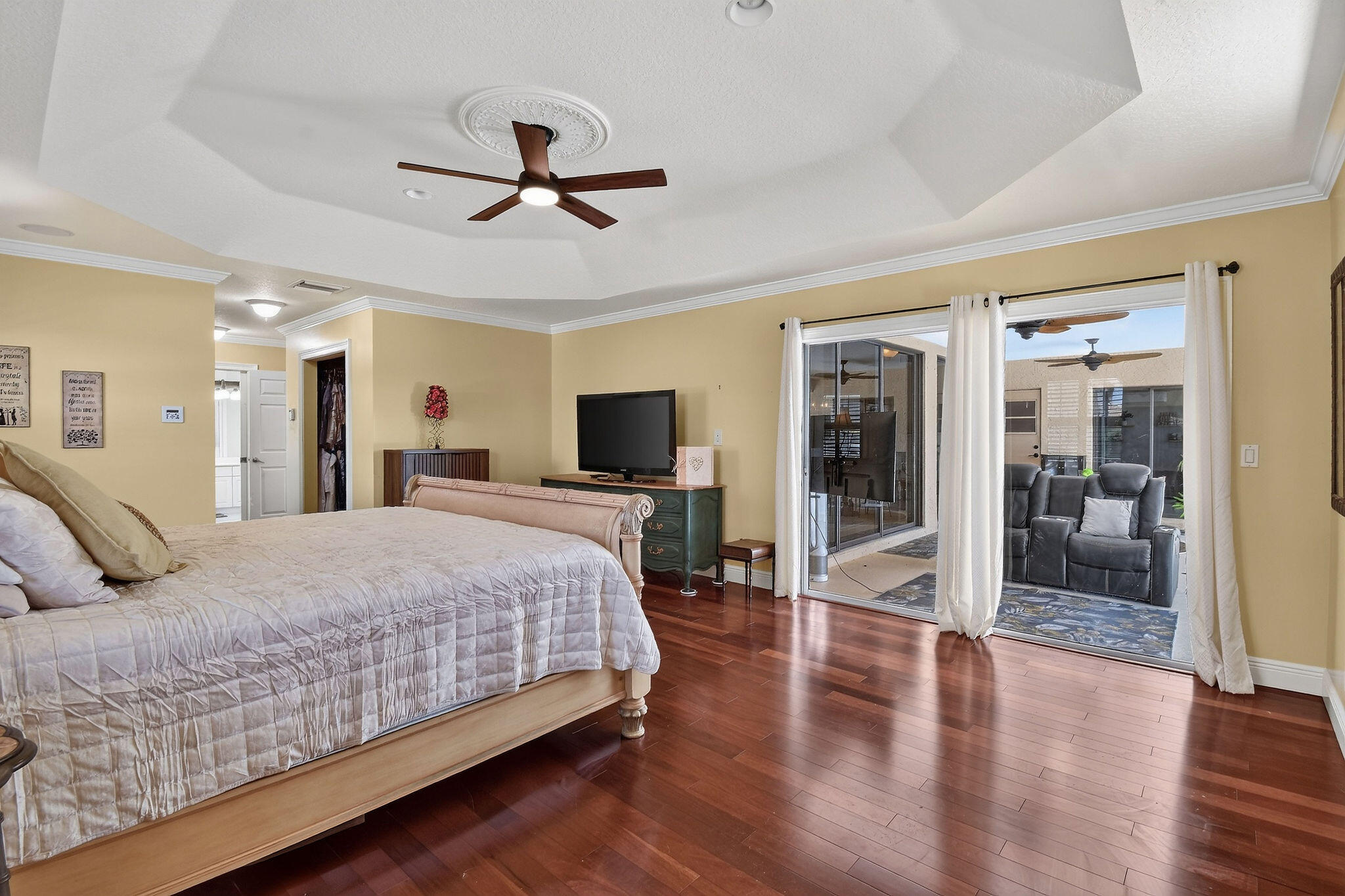 118 Fernwood, Royal Palm Beach FL 33411