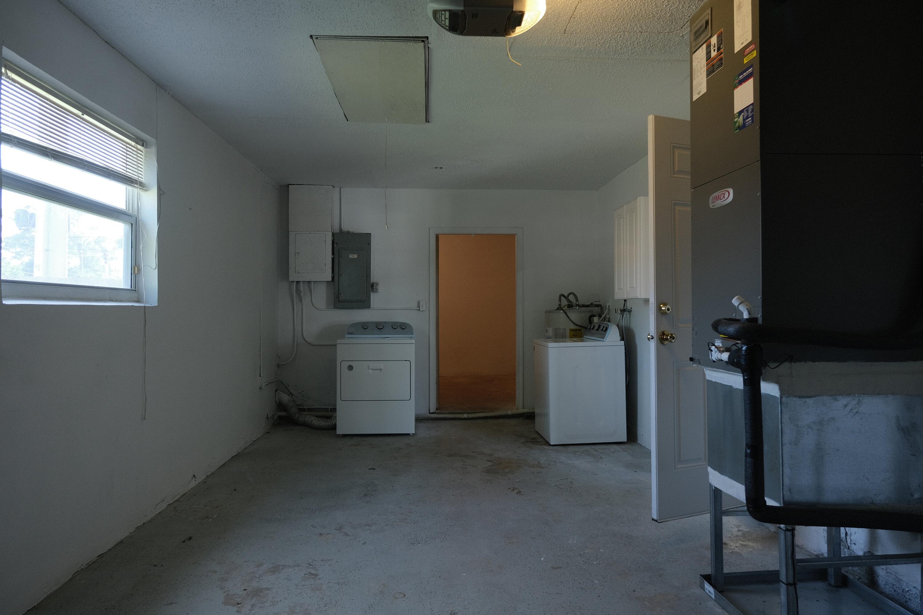 980 Woodland, West Palm Beach FL 33415