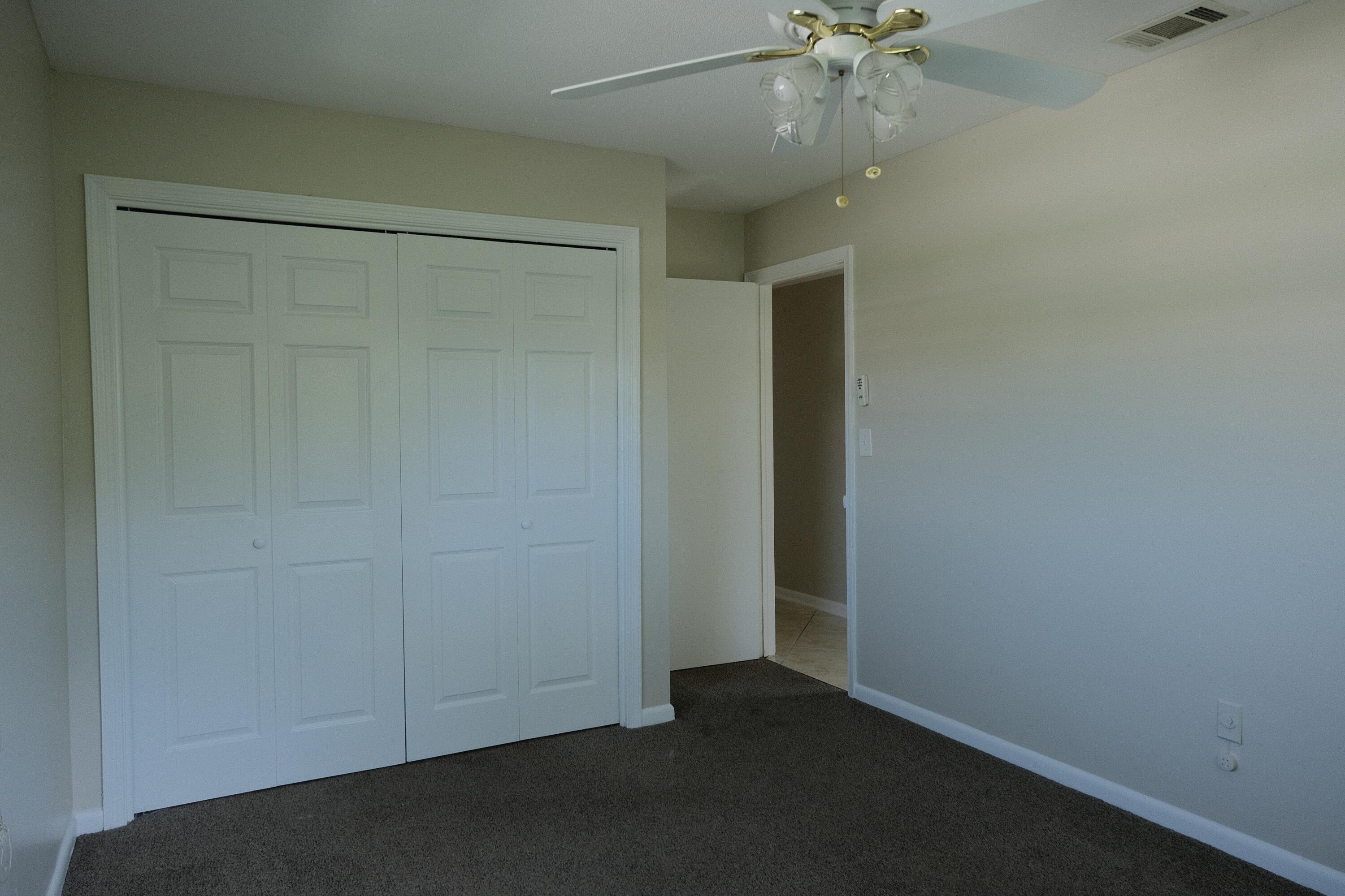 980 Woodland, West Palm Beach FL 33415