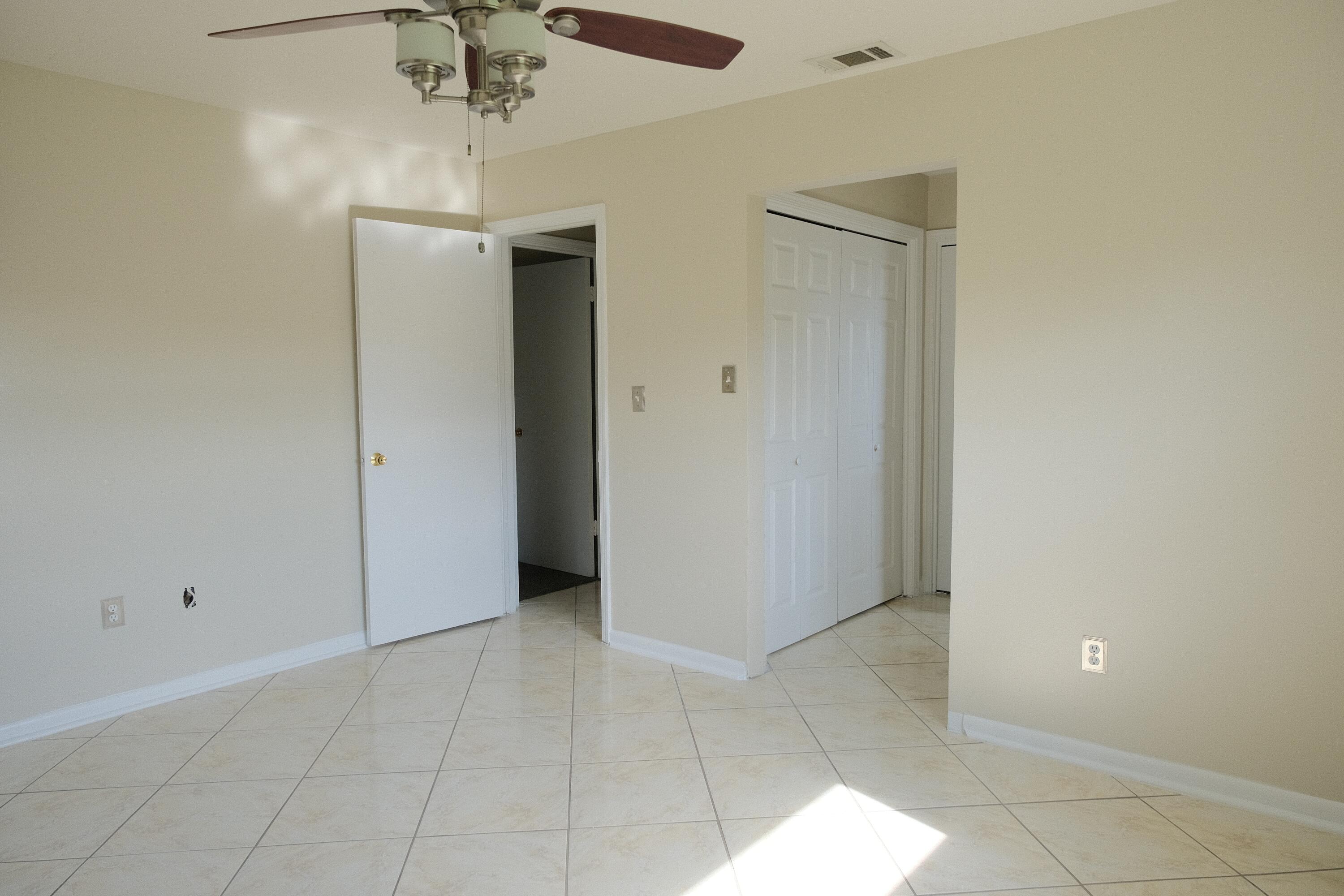 980 Woodland, West Palm Beach FL 33415