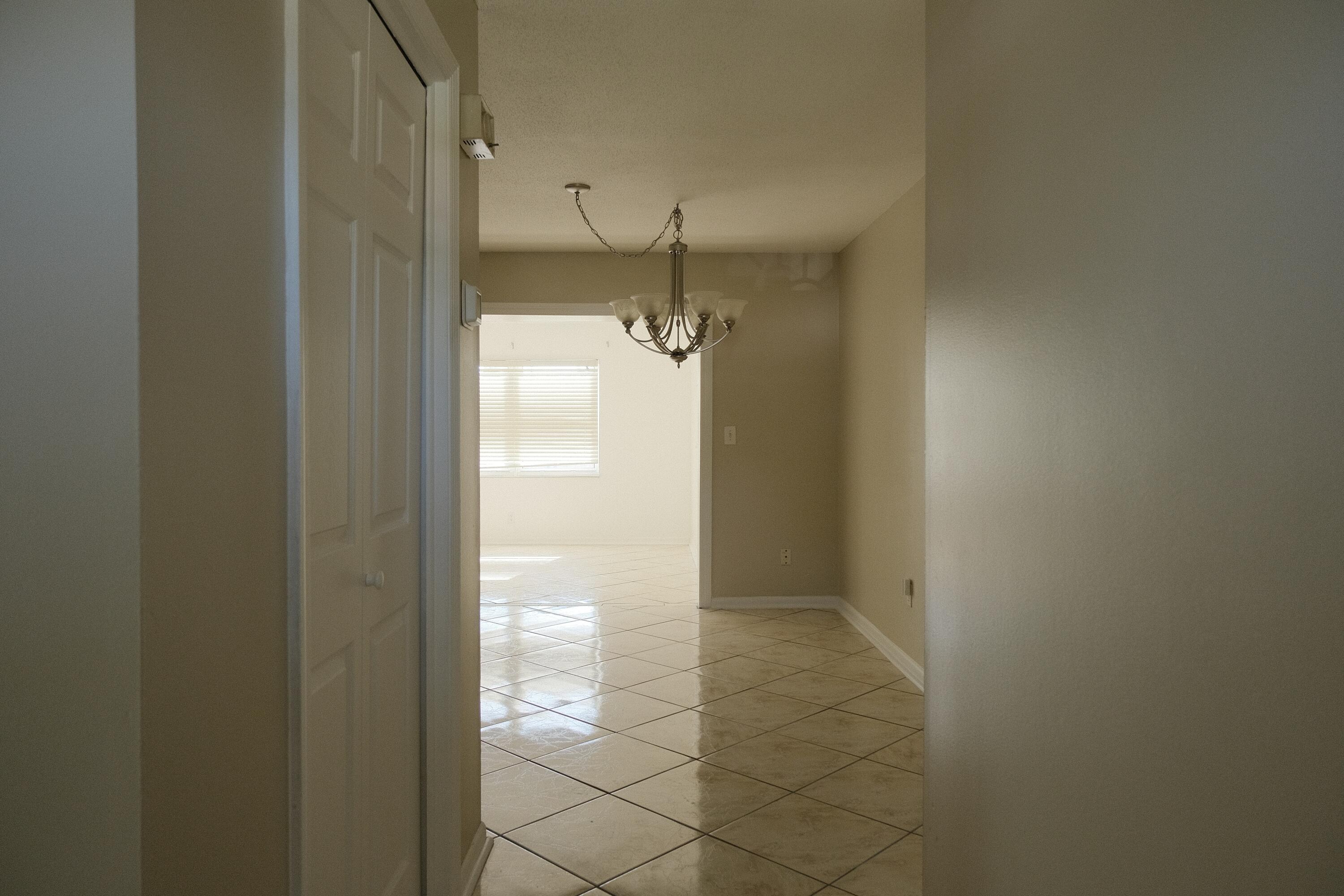980 Woodland, West Palm Beach FL 33415