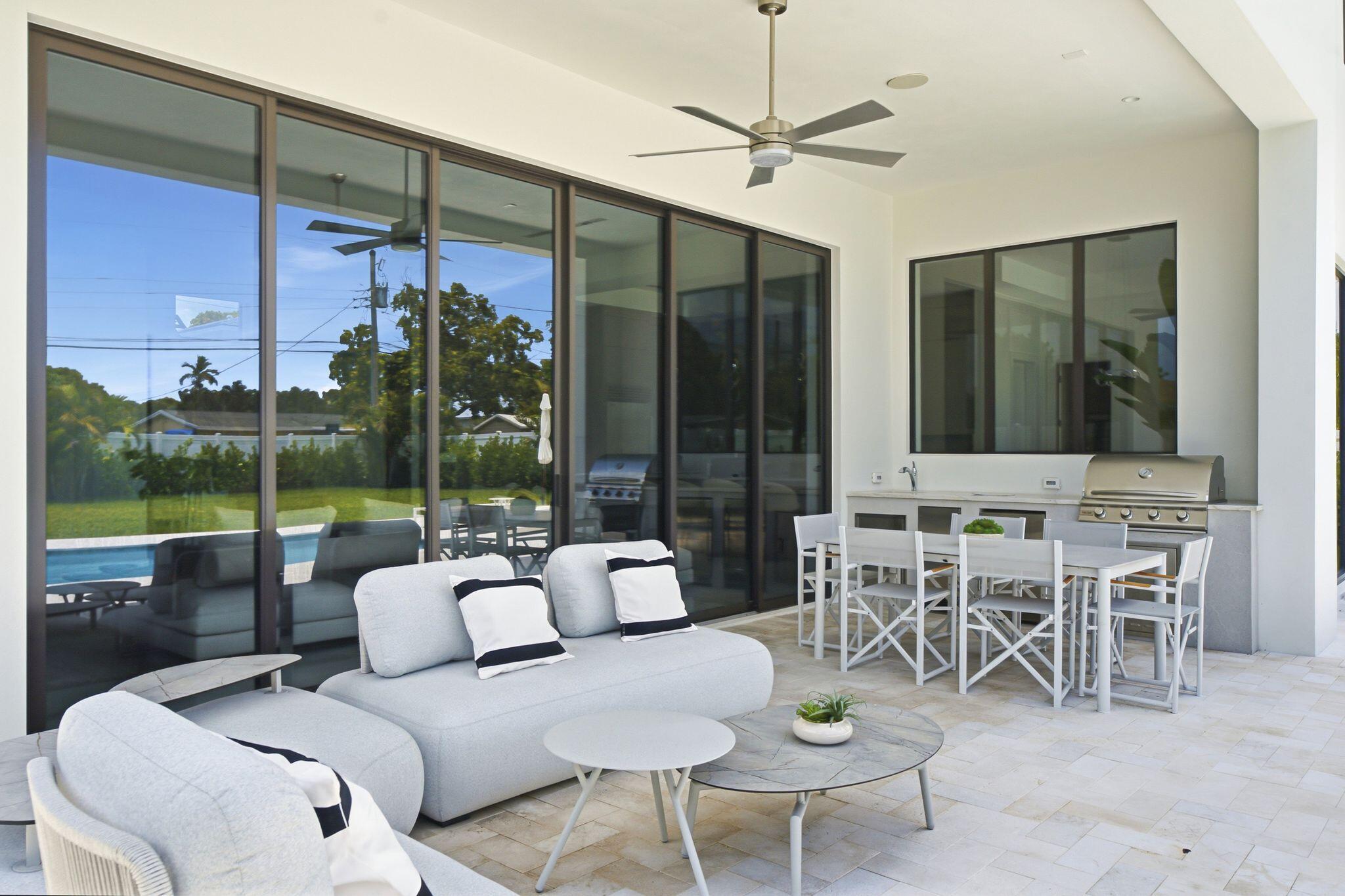 261 NW 8th, Boca Raton FL 33432