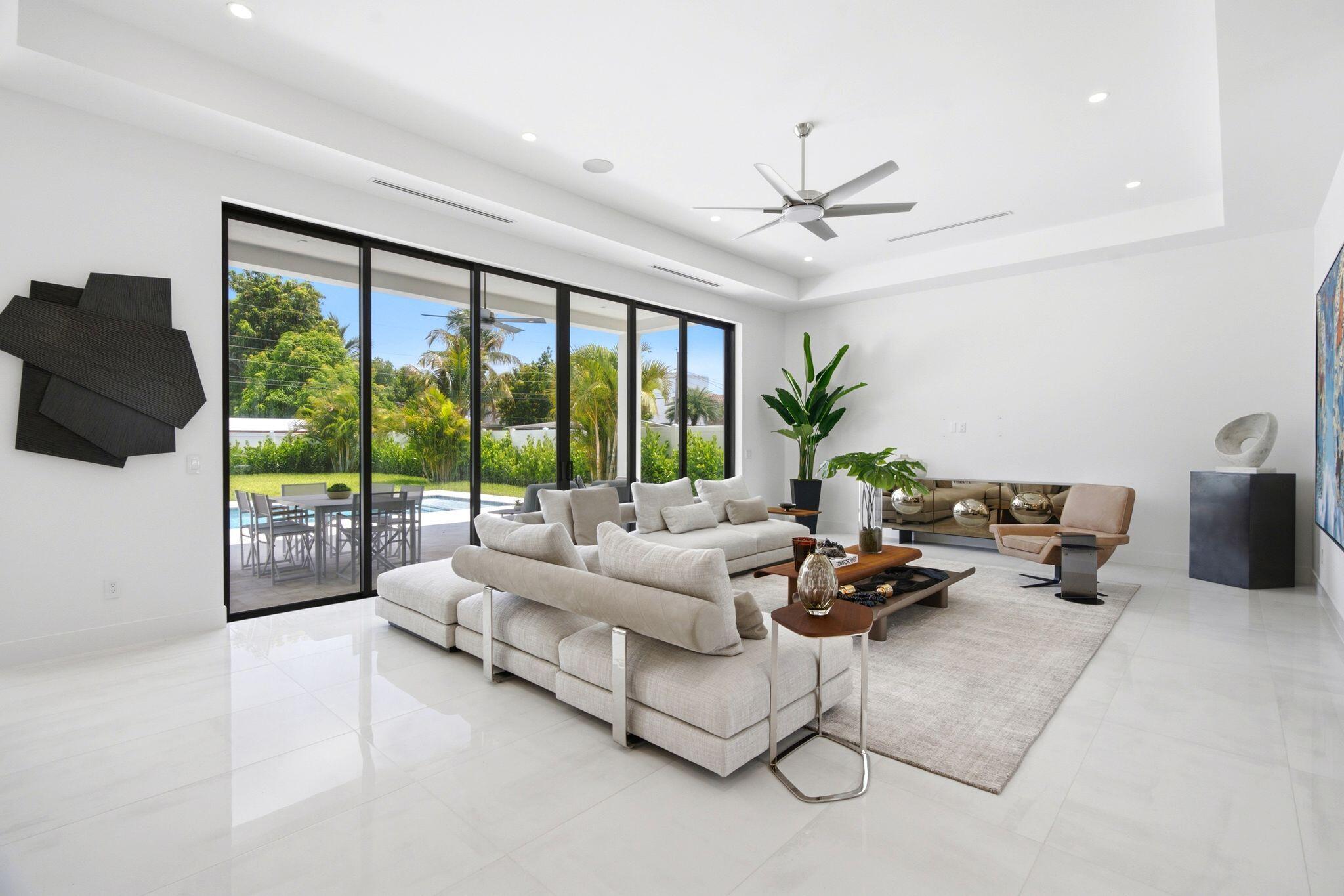 261 NW 8th, Boca Raton FL 33432