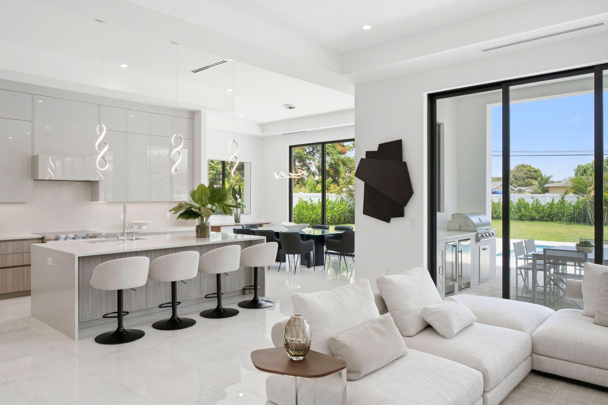 261 NW 8th, Boca Raton FL 33432