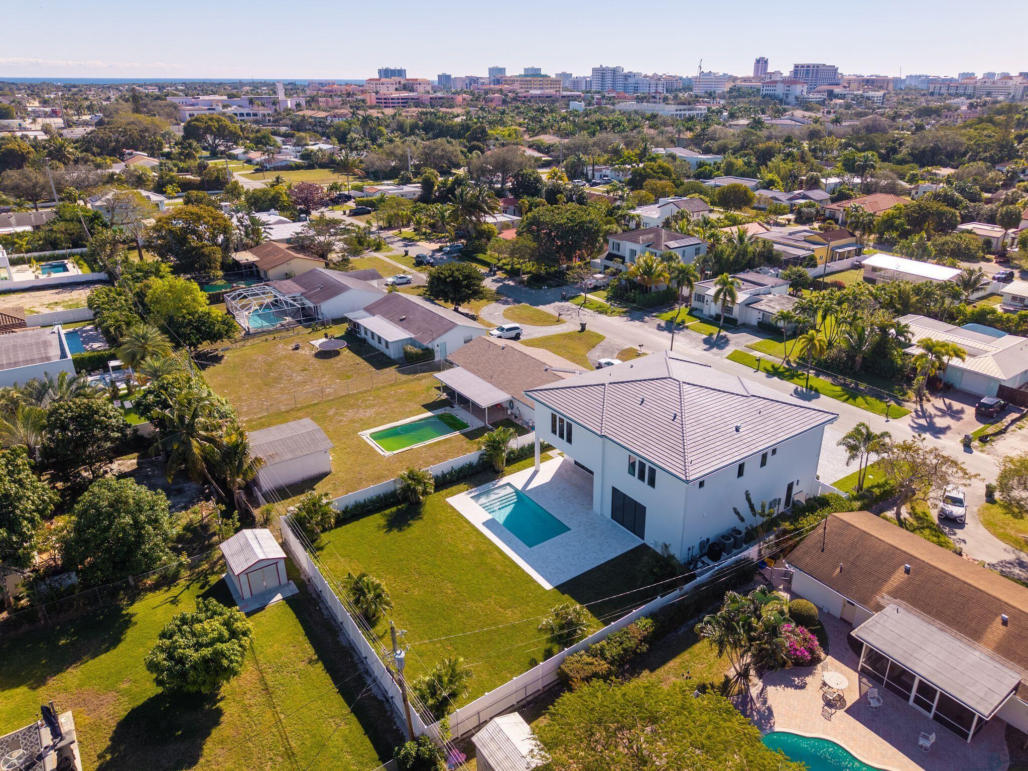 261 NW 8th, Boca Raton FL 33432