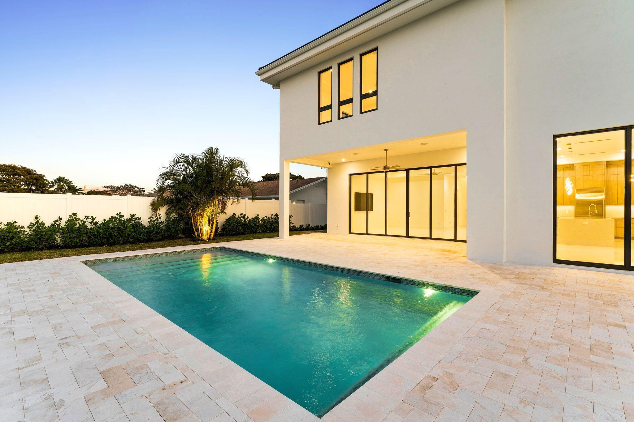 261 NW 8th, Boca Raton FL 33432