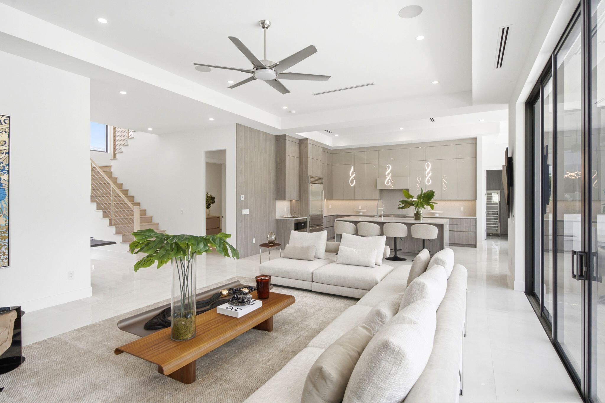 261 NW 8th, Boca Raton FL 33432