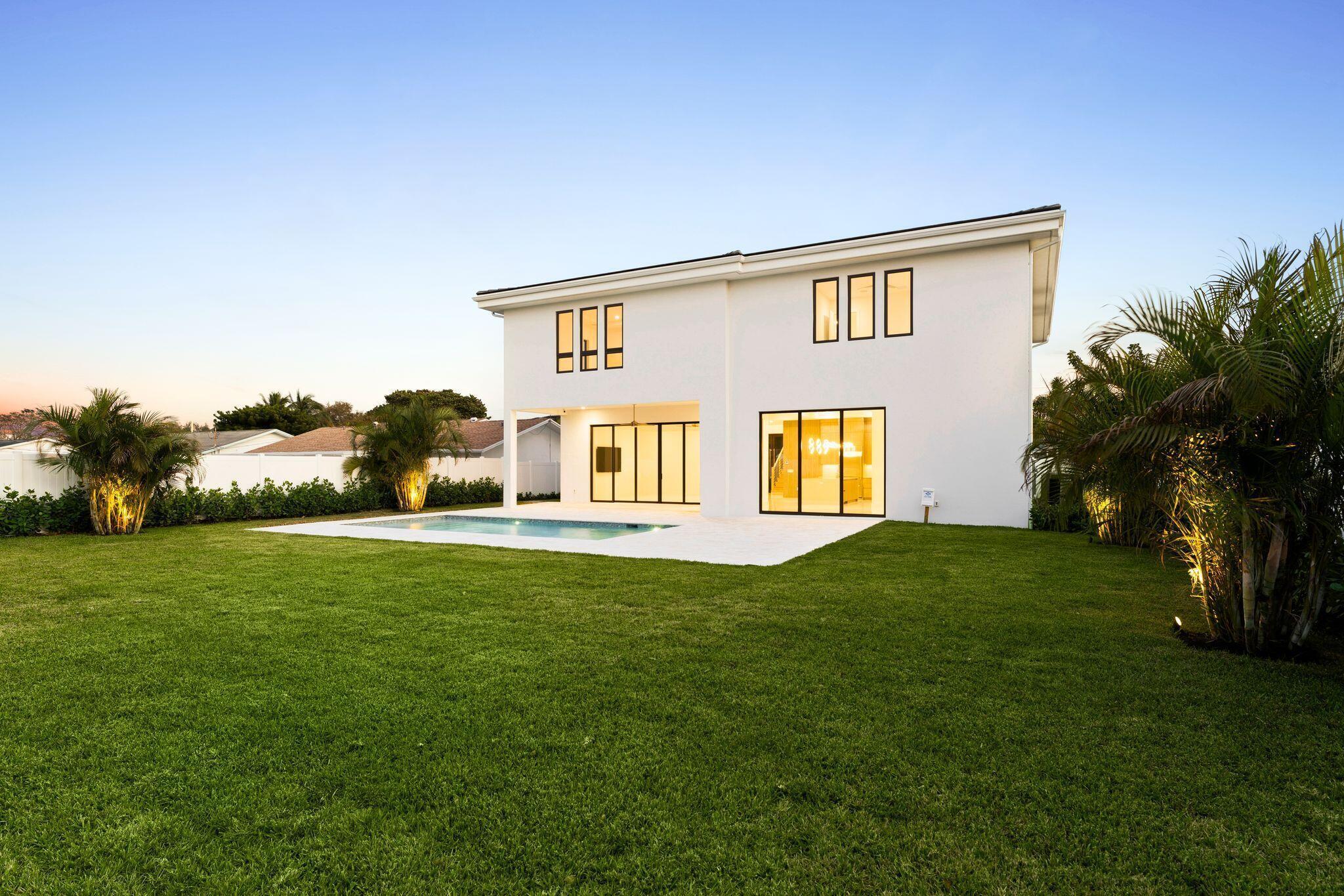 261 NW 8th, Boca Raton FL 33432