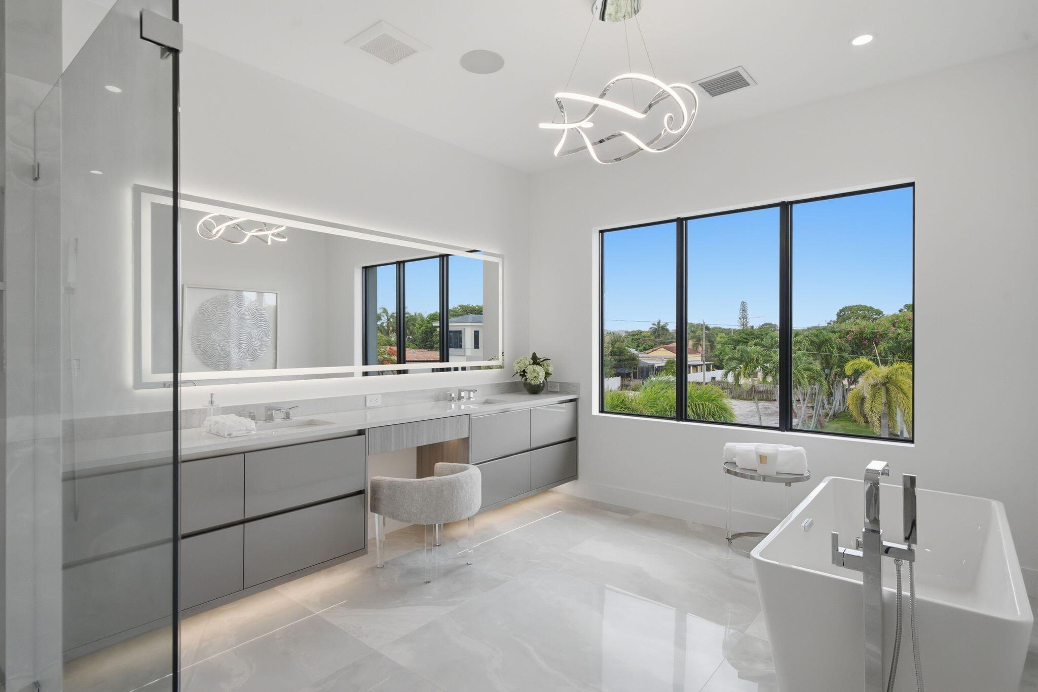 261 NW 8th, Boca Raton FL 33432