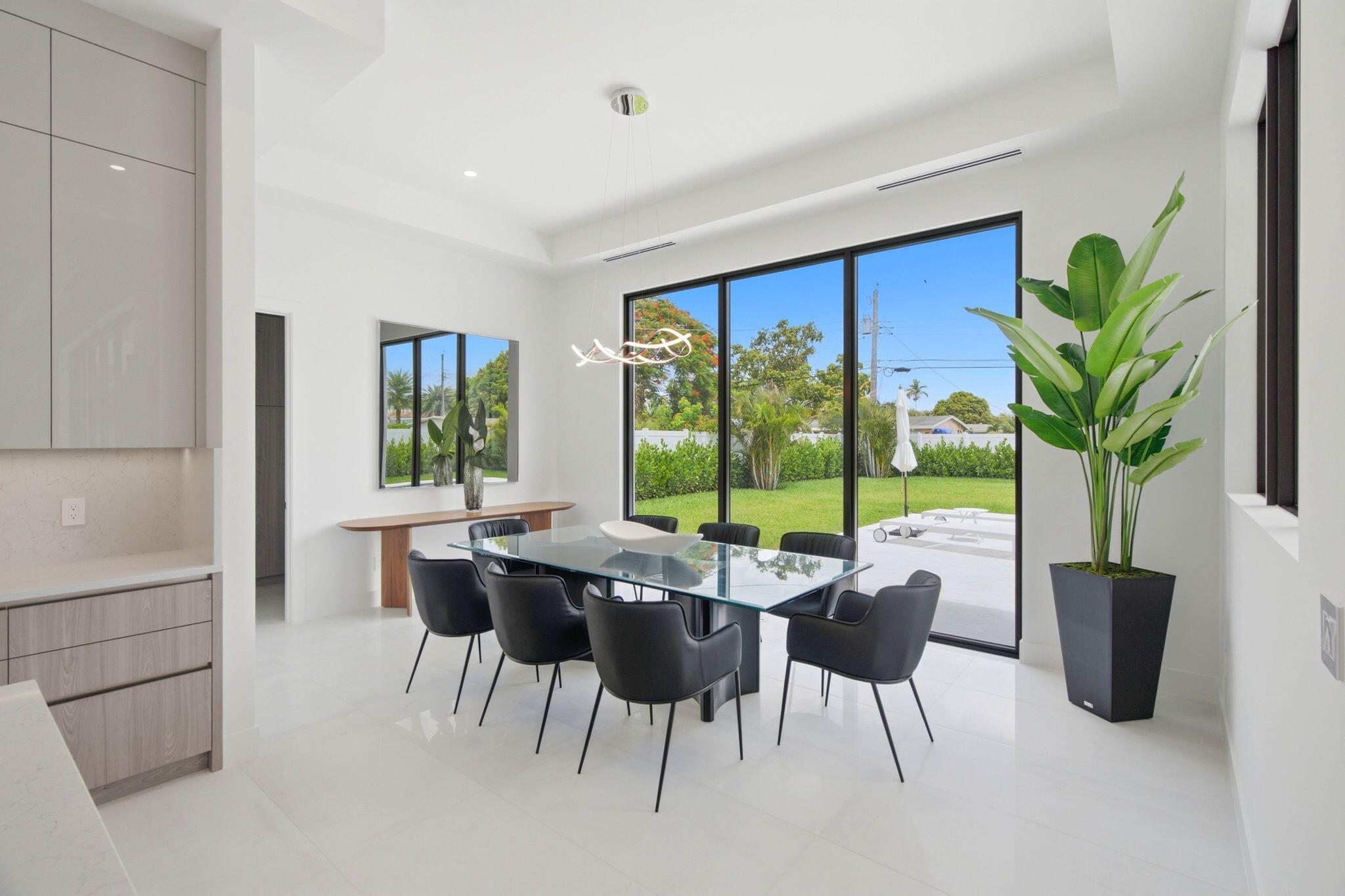261 NW 8th, Boca Raton FL 33432