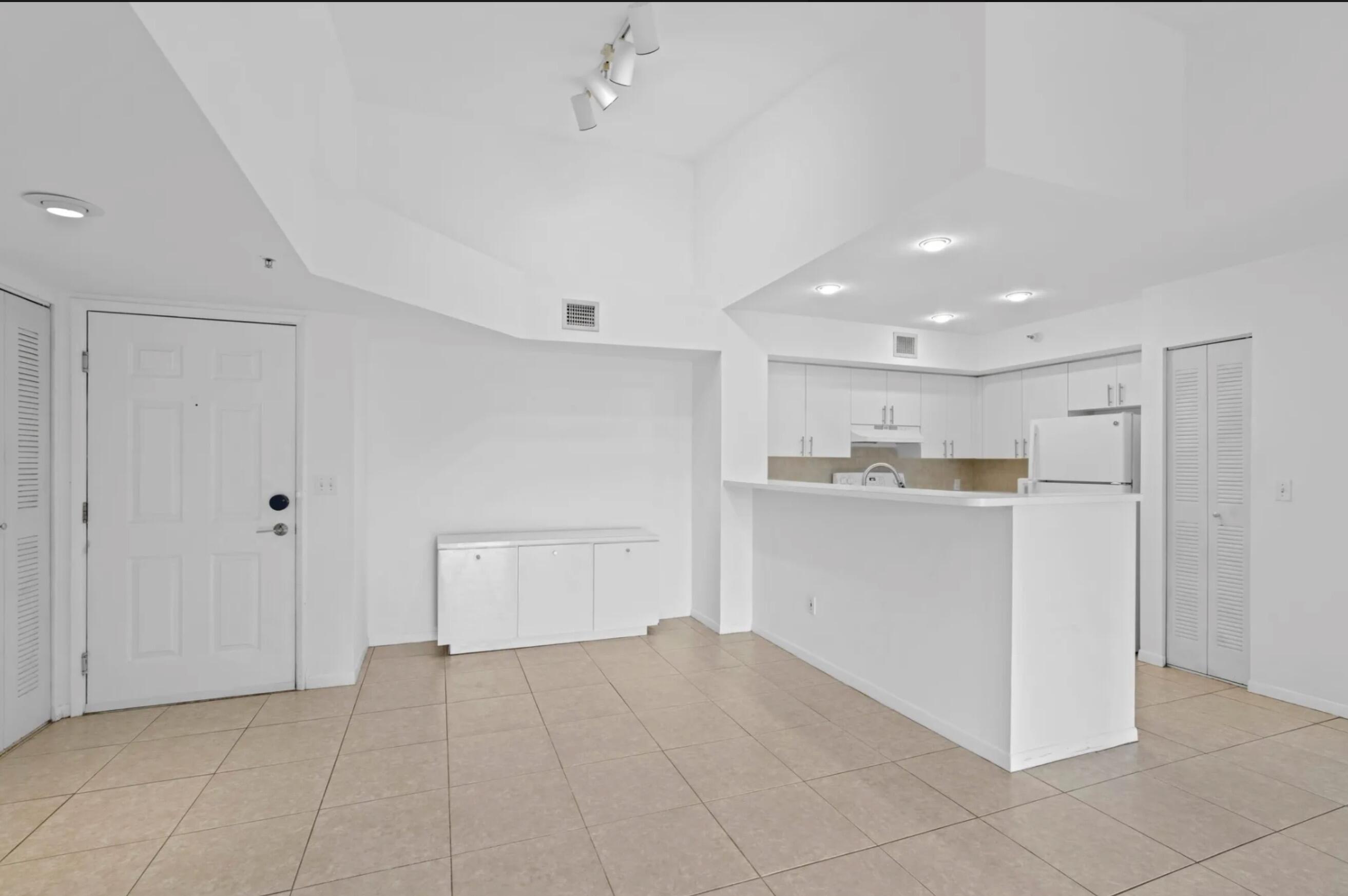135 Yacht Club #305, Hypoluxo FL 33462