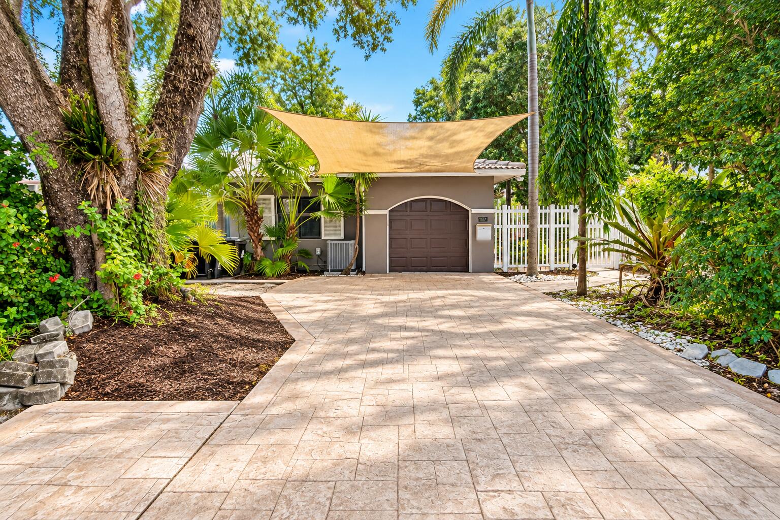 222 SE 16th, Fort Lauderdale FL 33301