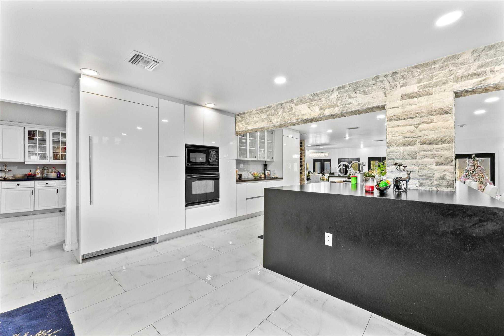 4131 NW 99TH, Coral Springs FL 33065