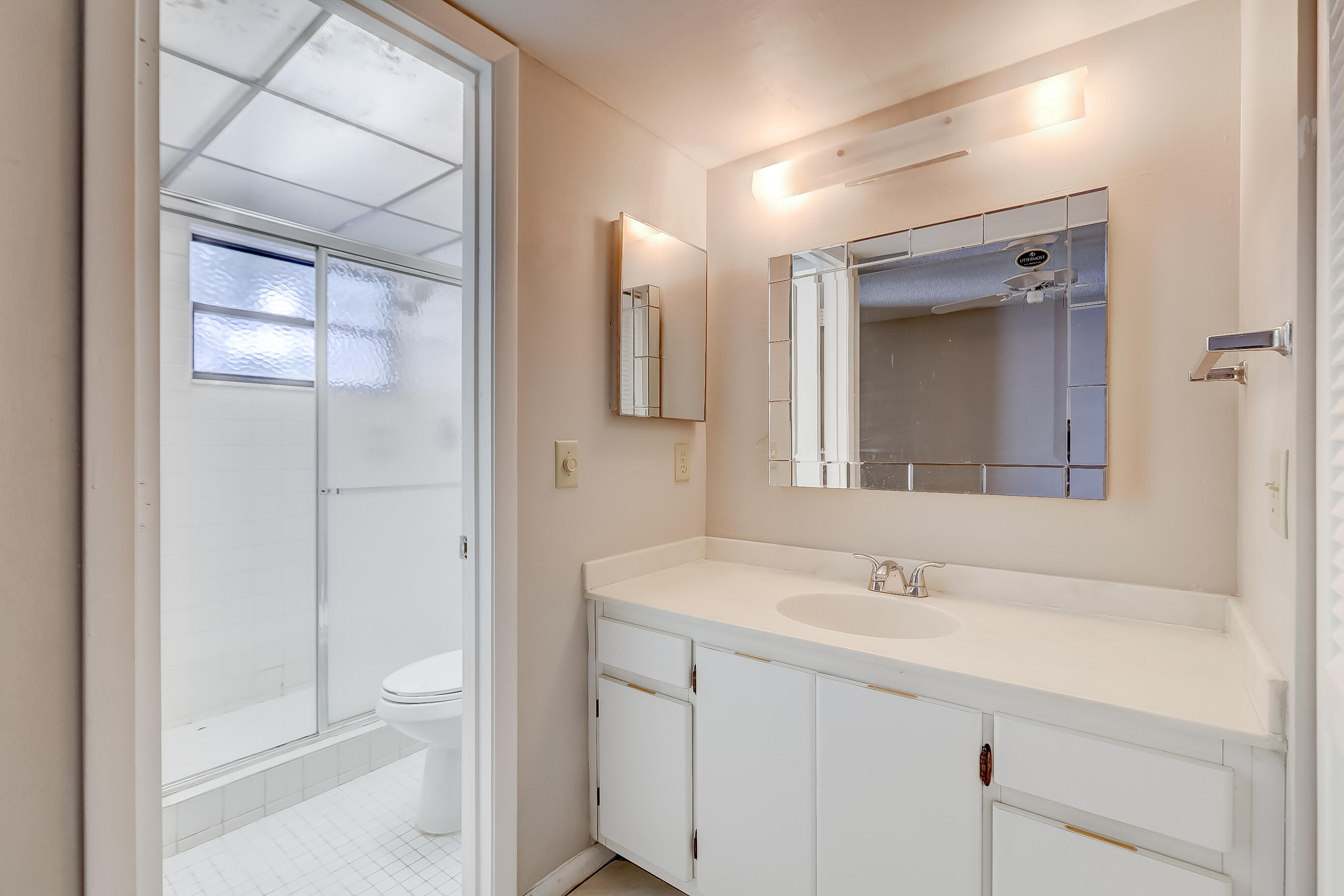 6751 N UNIVERSITY #302, Tamarac FL 33321