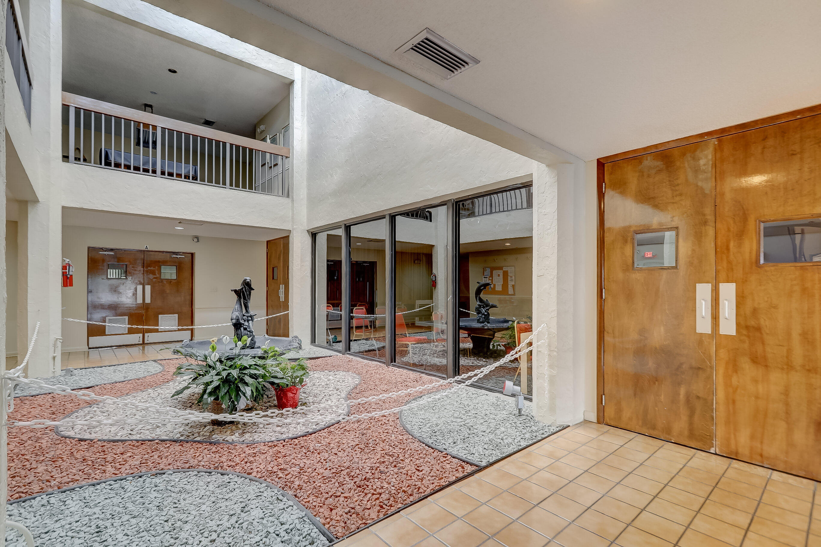 6751 N UNIVERSITY #302, Tamarac FL 33321