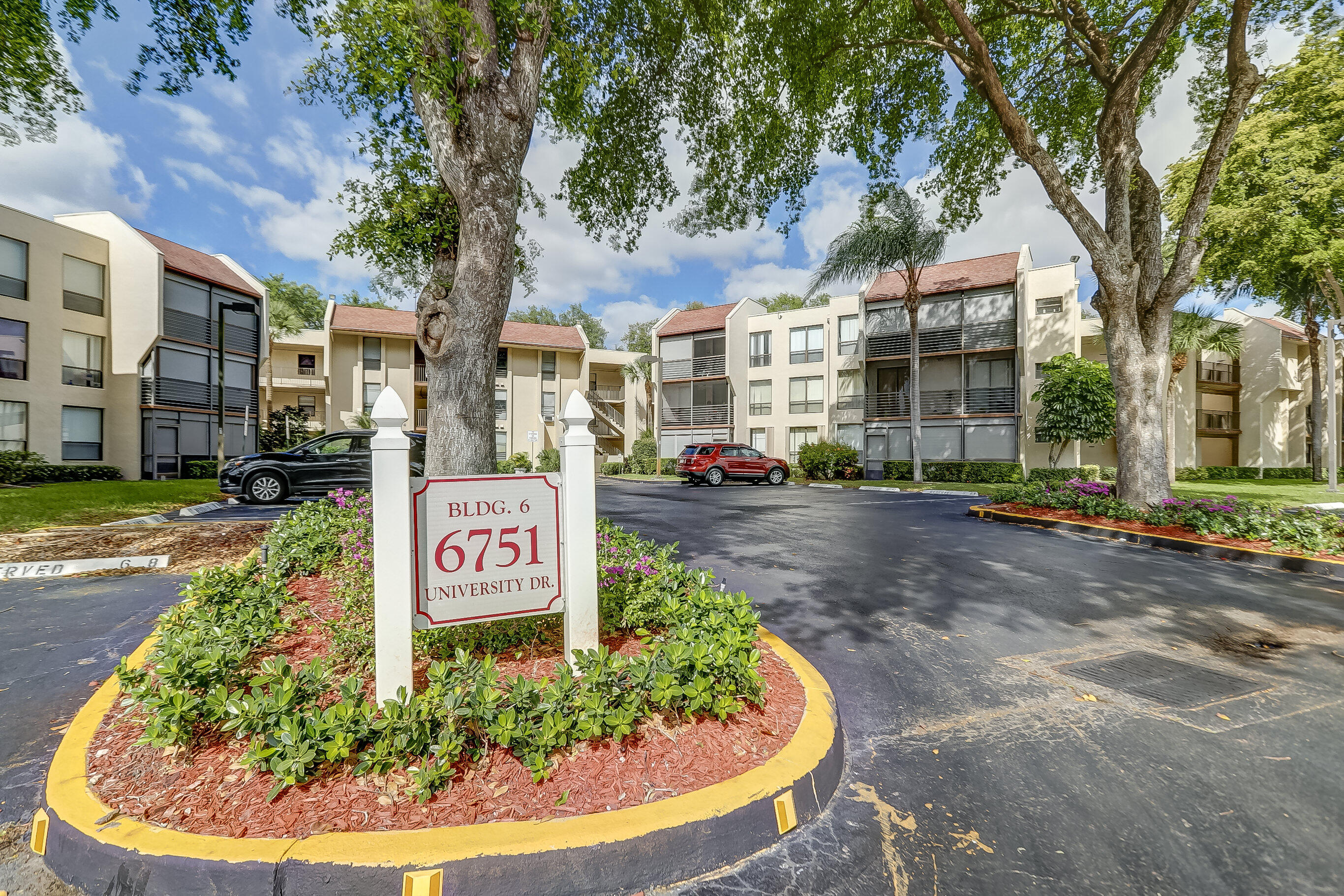 6751 N UNIVERSITY #302, Tamarac FL 33321
