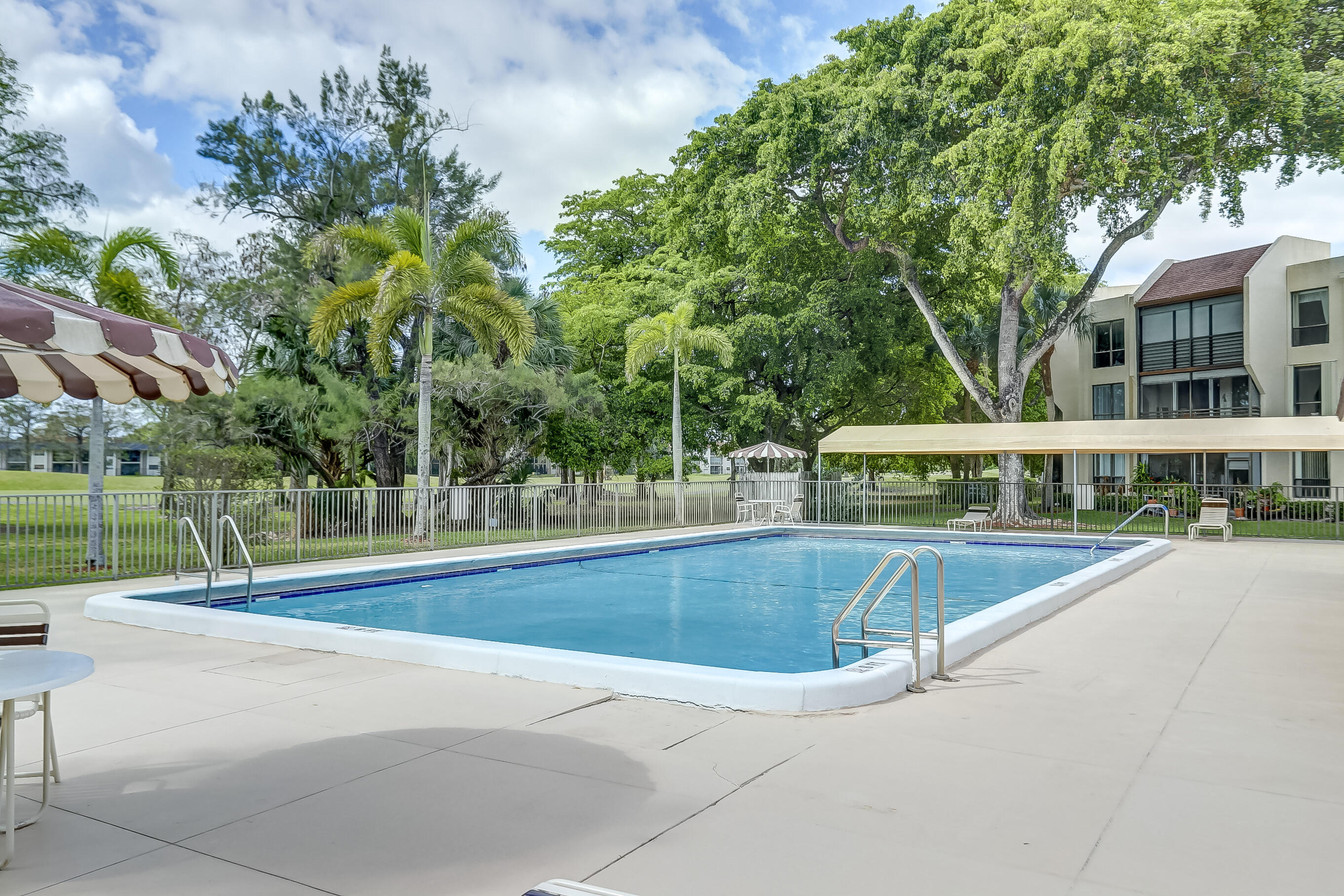 6751 N UNIVERSITY #302, Tamarac FL 33321