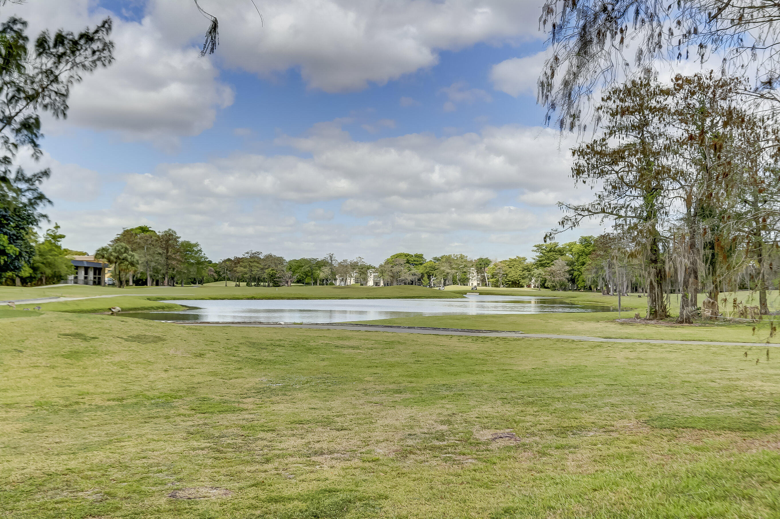 6751 N UNIVERSITY #302, Tamarac FL 33321