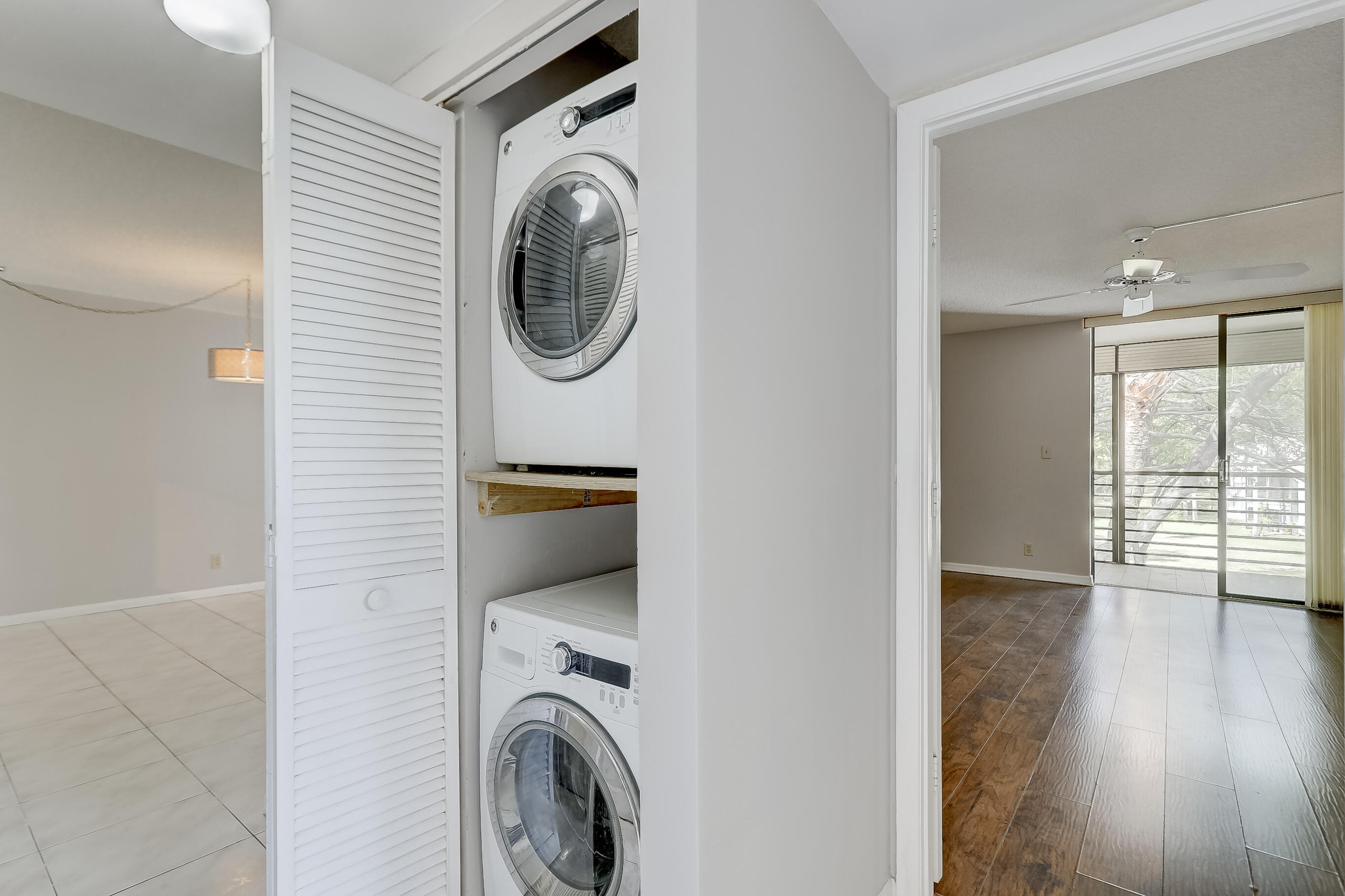6751 N UNIVERSITY #302, Tamarac FL 33321