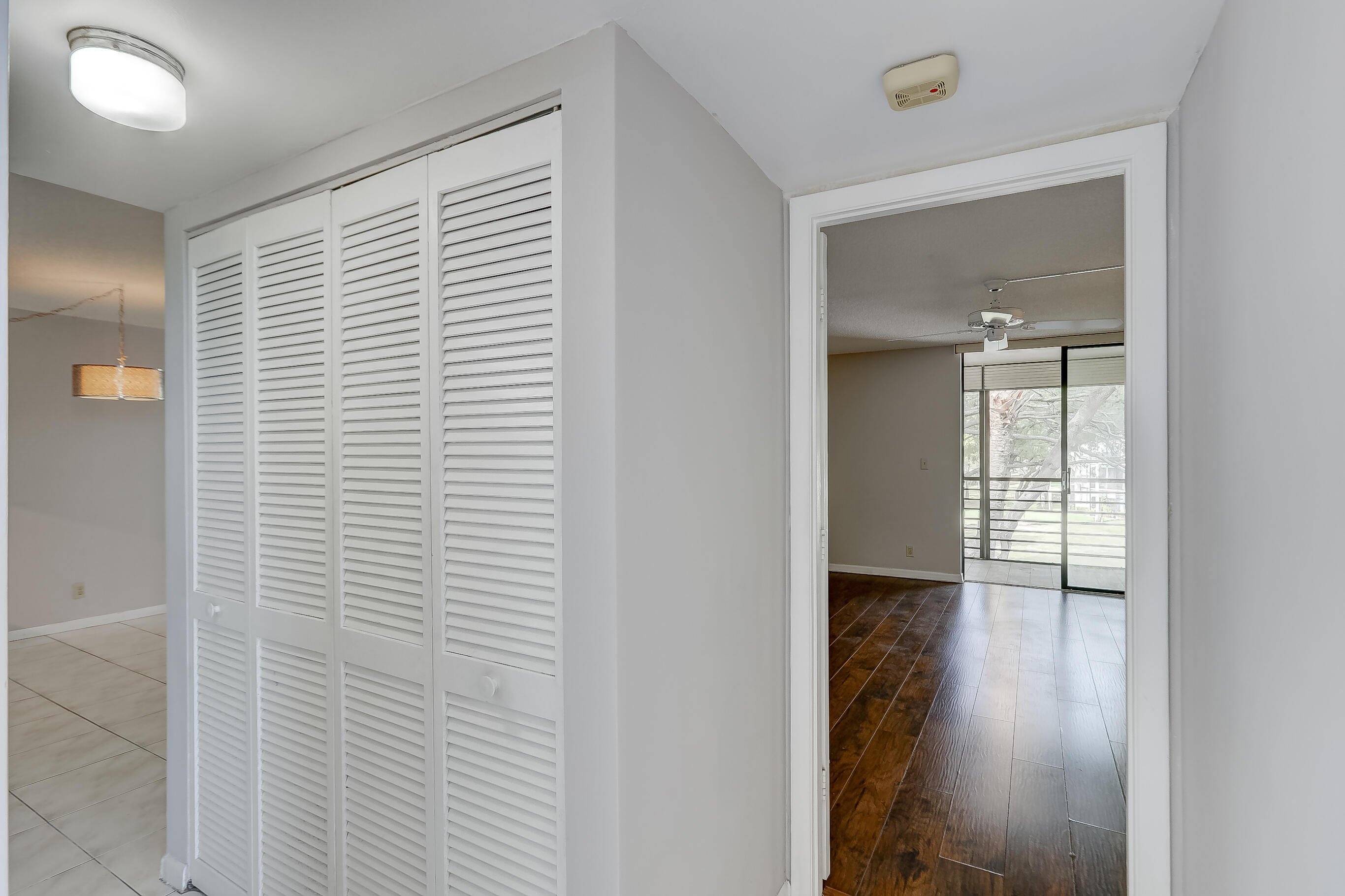 6751 N UNIVERSITY #302, Tamarac FL 33321