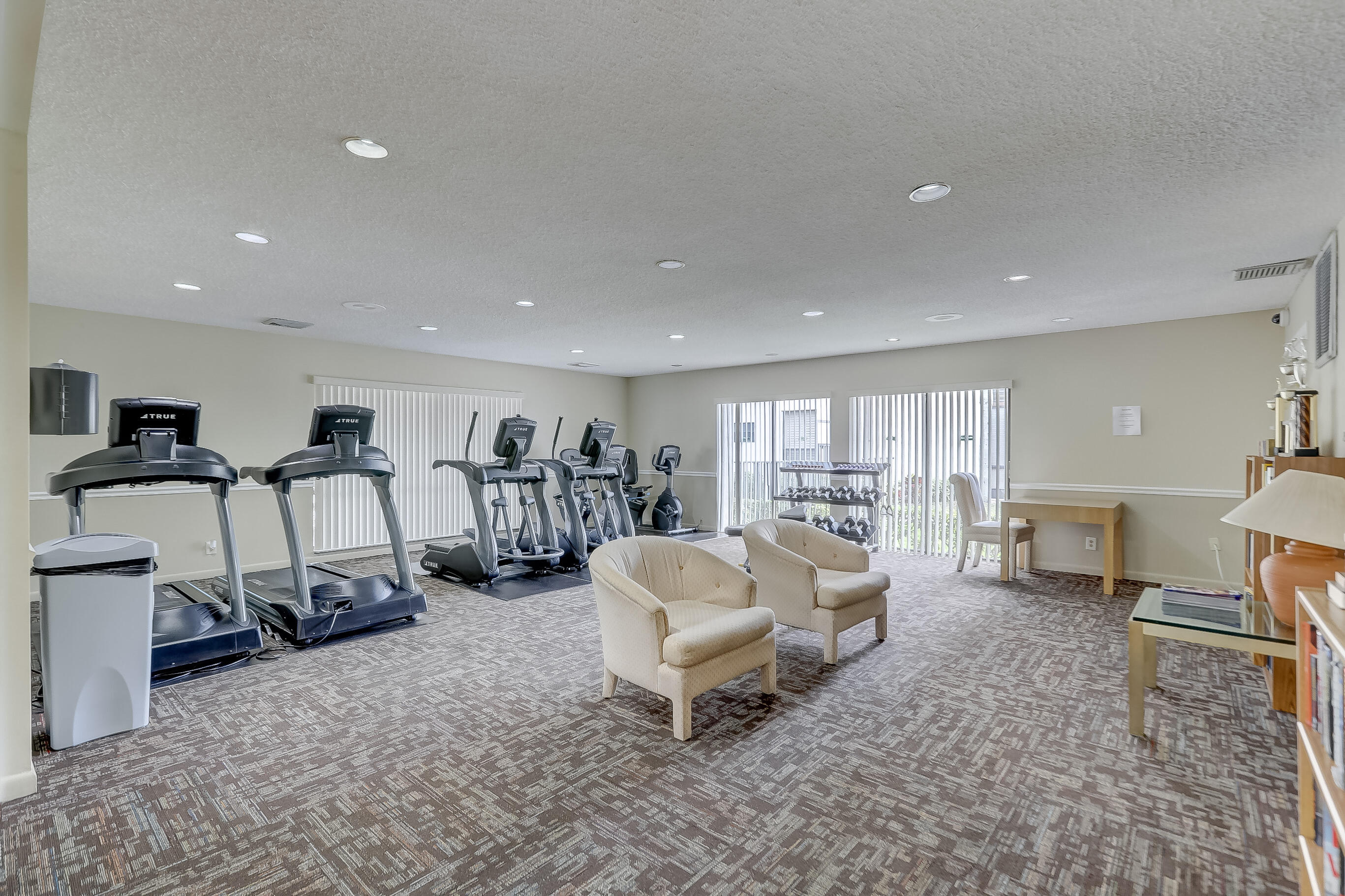 6751 N UNIVERSITY #302, Tamarac FL 33321