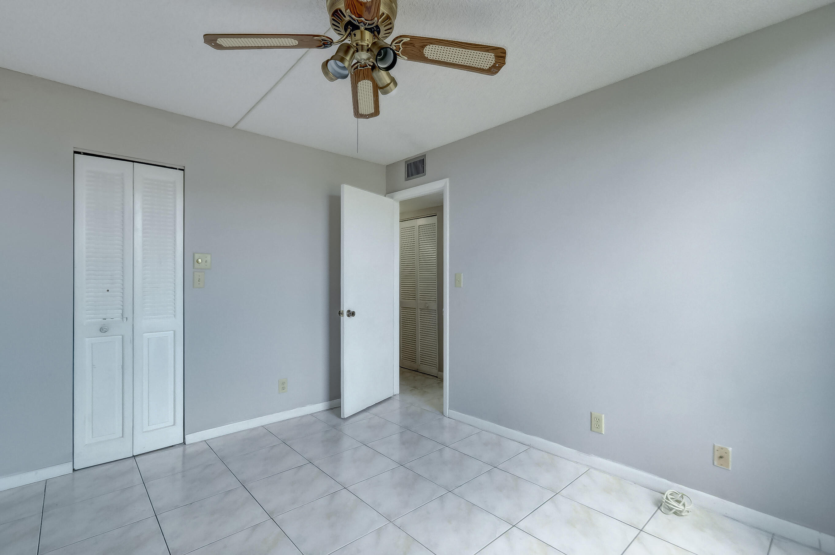6751 N UNIVERSITY #302, Tamarac FL 33321