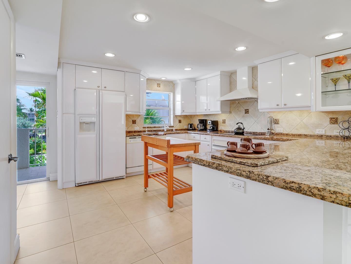 1222 Hillsboro Mile #11, Hillsboro Beach FL 33062