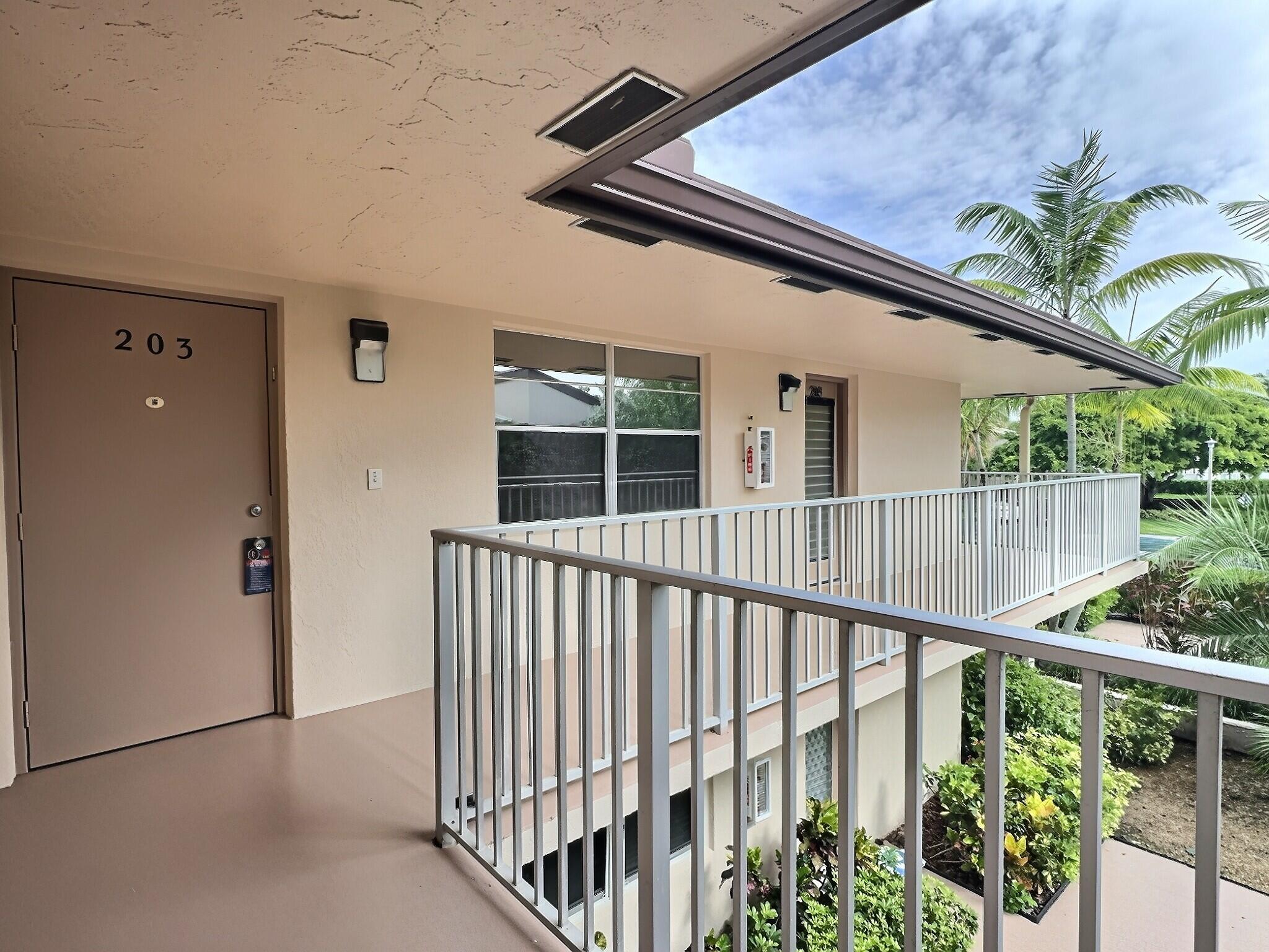 8760 AZALEA #203, Tamarac FL 33321