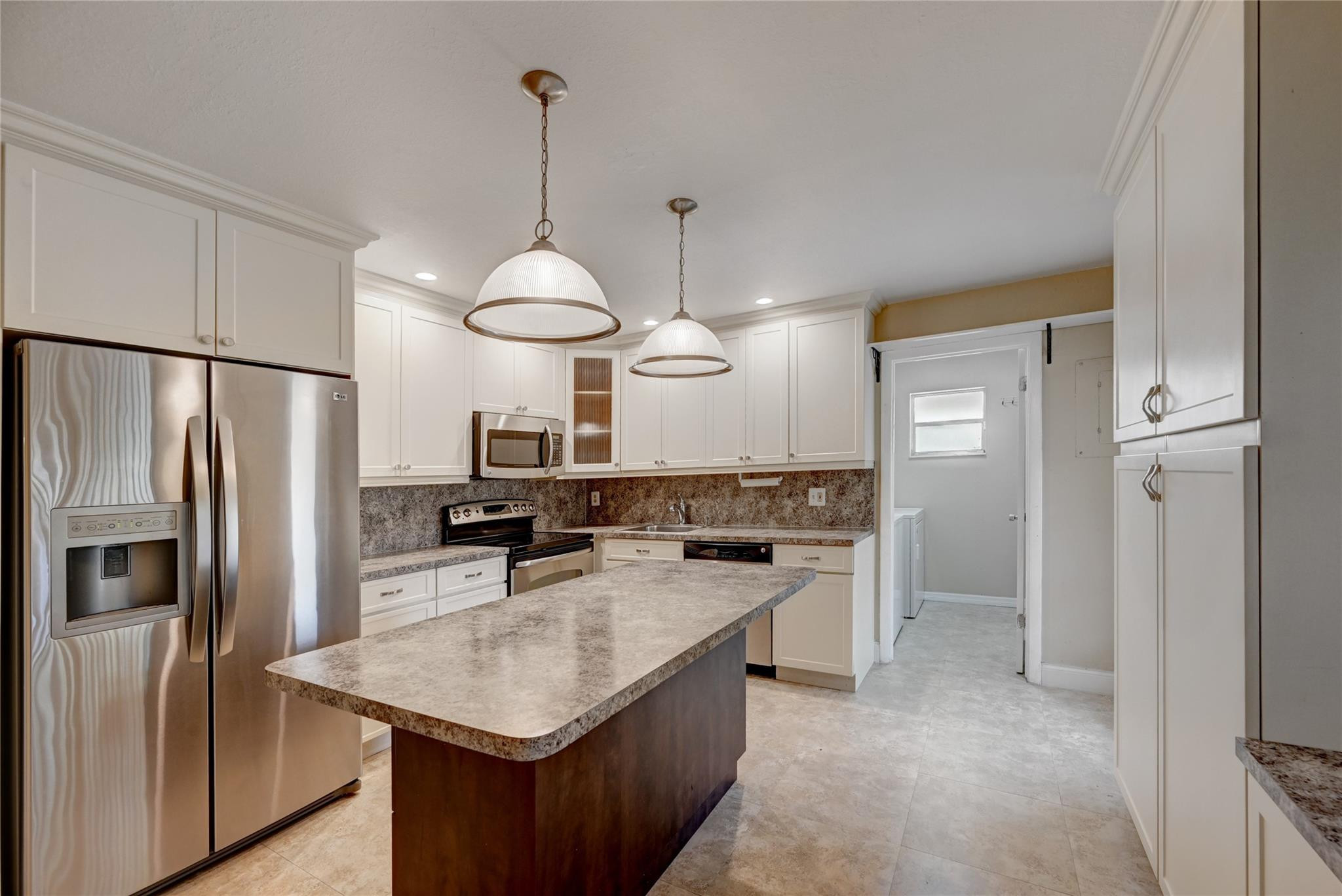 8760 AZALEA #203, Tamarac FL 33321