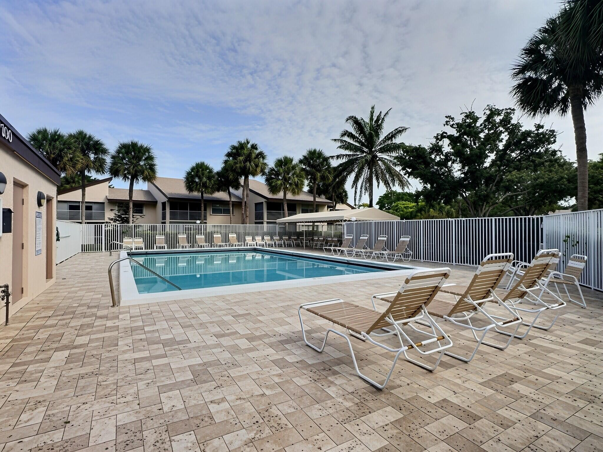 8760 AZALEA #203, Tamarac FL 33321