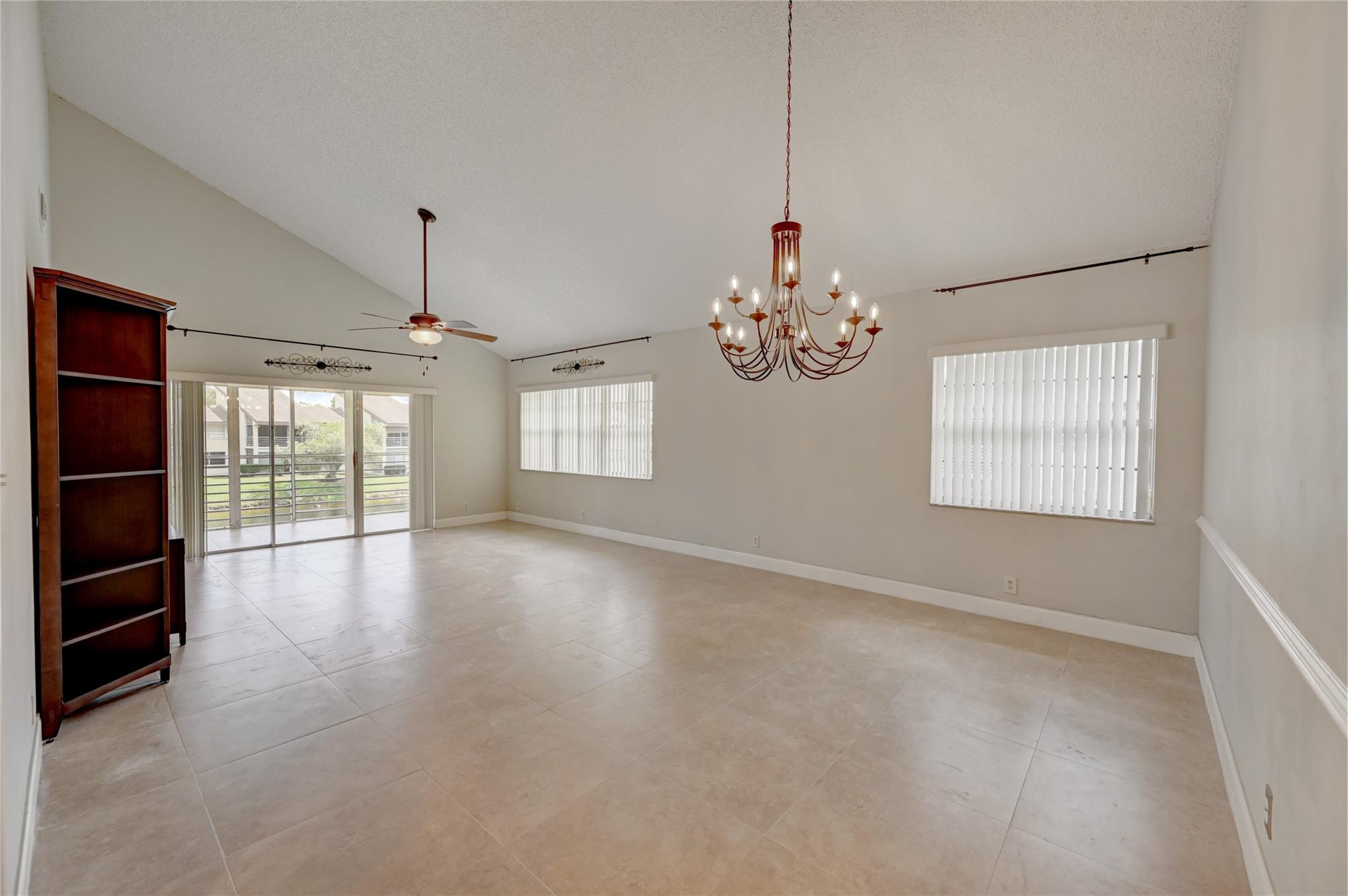 8760 AZALEA #203, Tamarac FL 33321