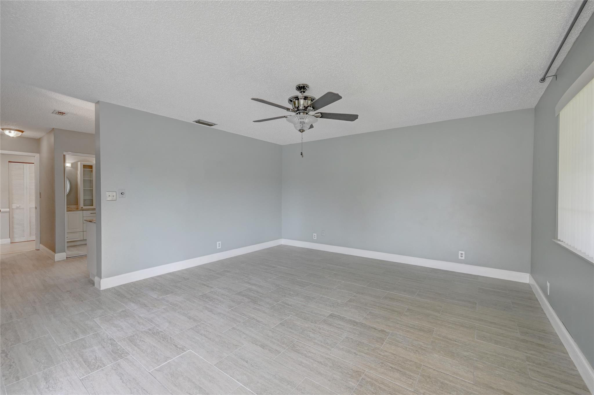 8760 AZALEA #203, Tamarac FL 33321