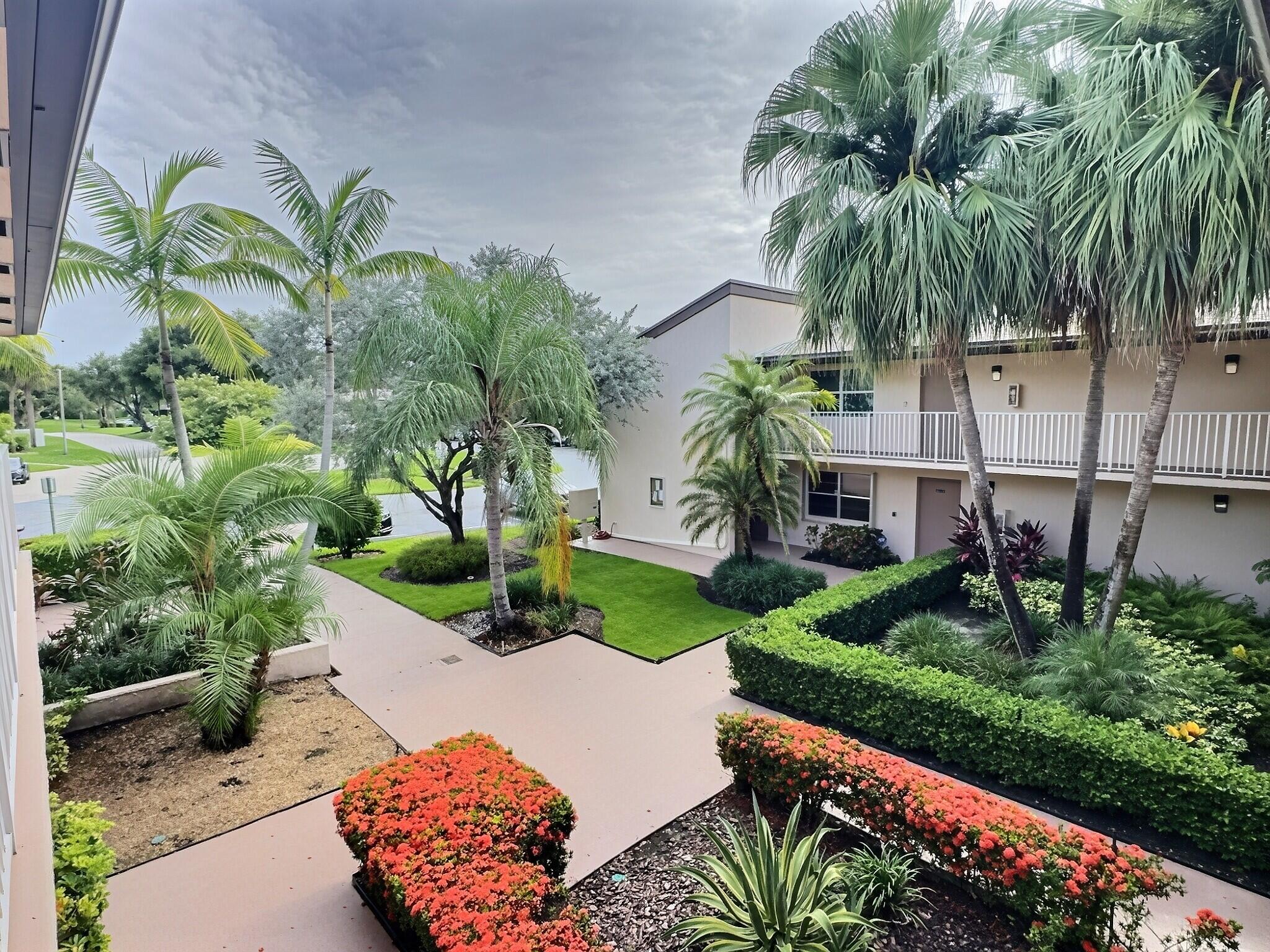 8760 AZALEA #203, Tamarac FL 33321
