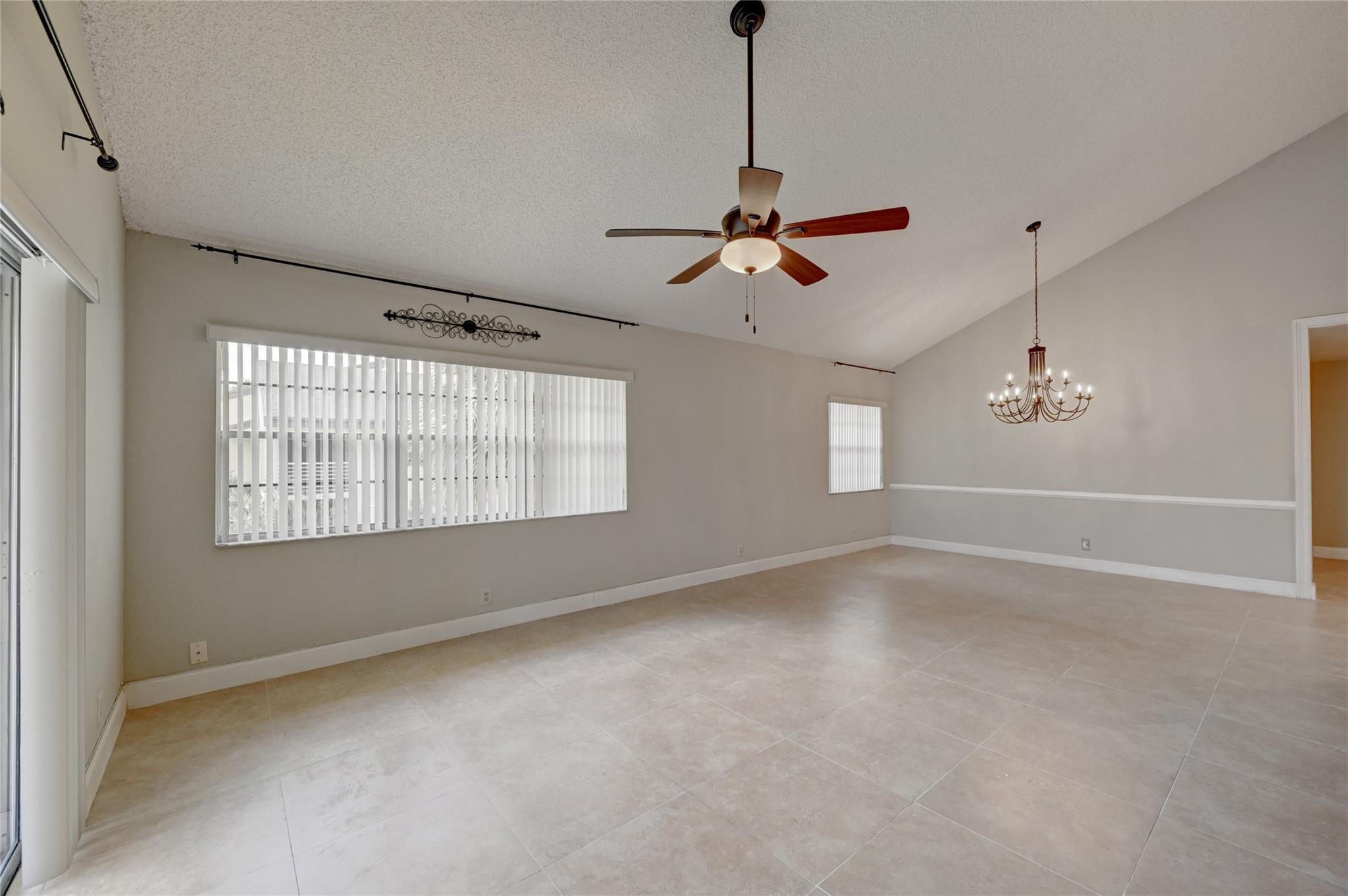 8760 AZALEA #203, Tamarac FL 33321