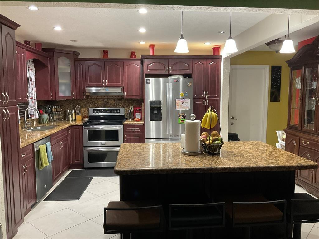 4770 NW 85TH, Lauderhill FL 33351