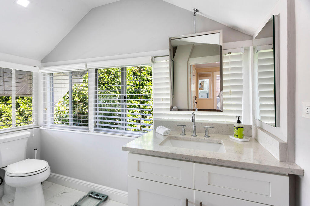 141 Australian, Palm Beach FL 33480