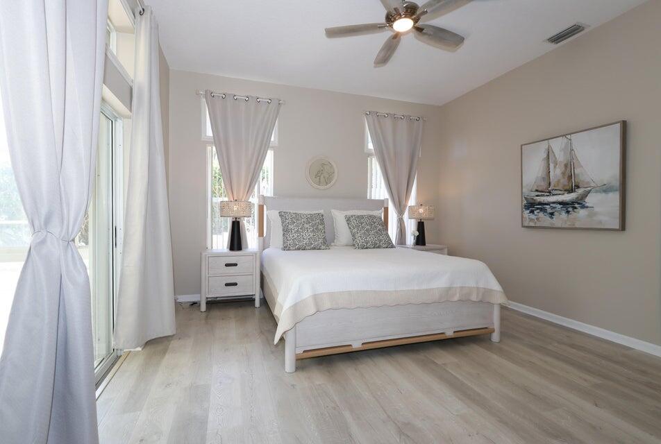 400 Seaside, Juno Beach FL 33408