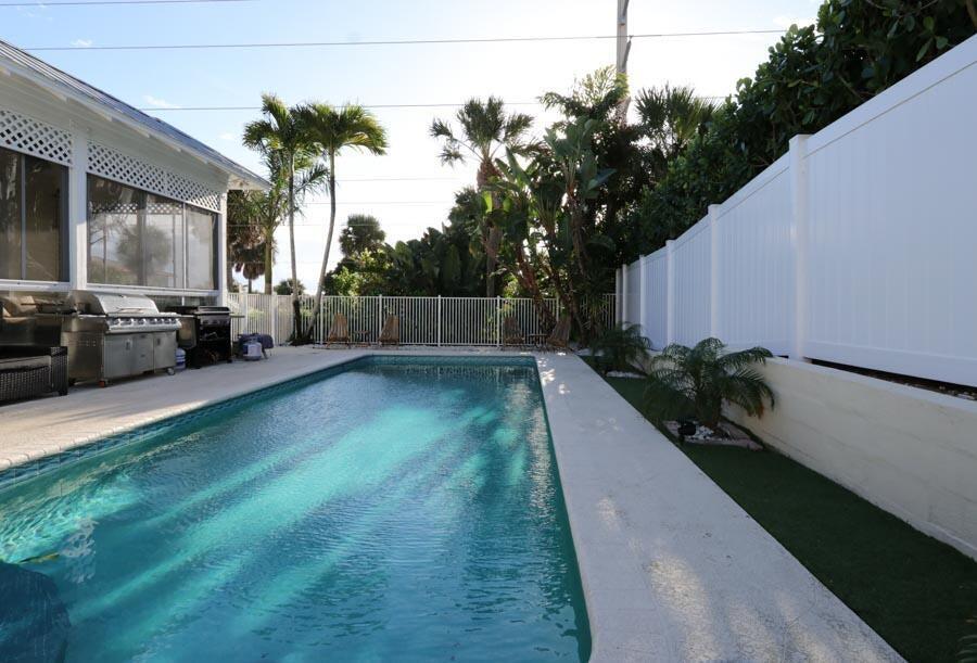 400 Seaside, Juno Beach FL 33408
