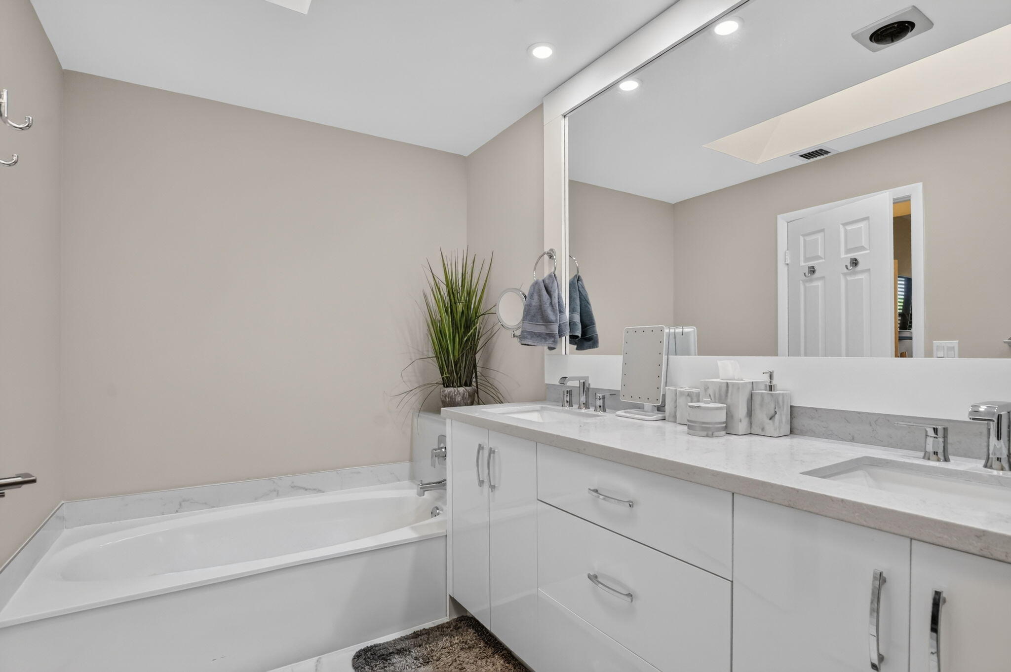 7535 La Paz #306, Boca Raton FL 33433