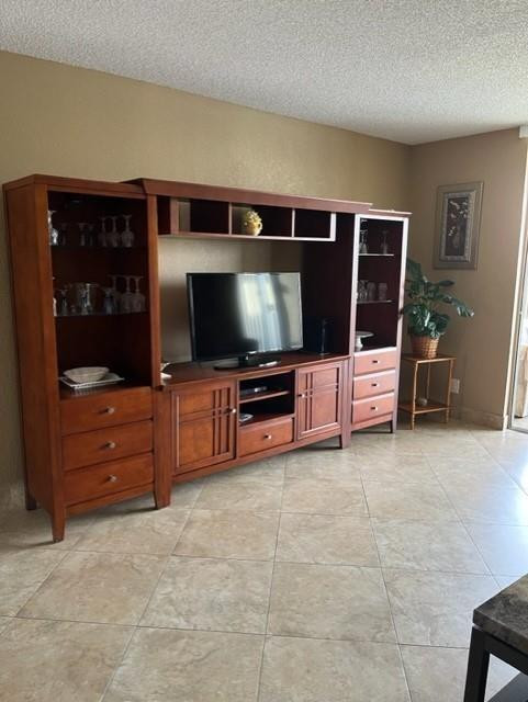 315 SE 11TH #305, Dania Beach FL 33004