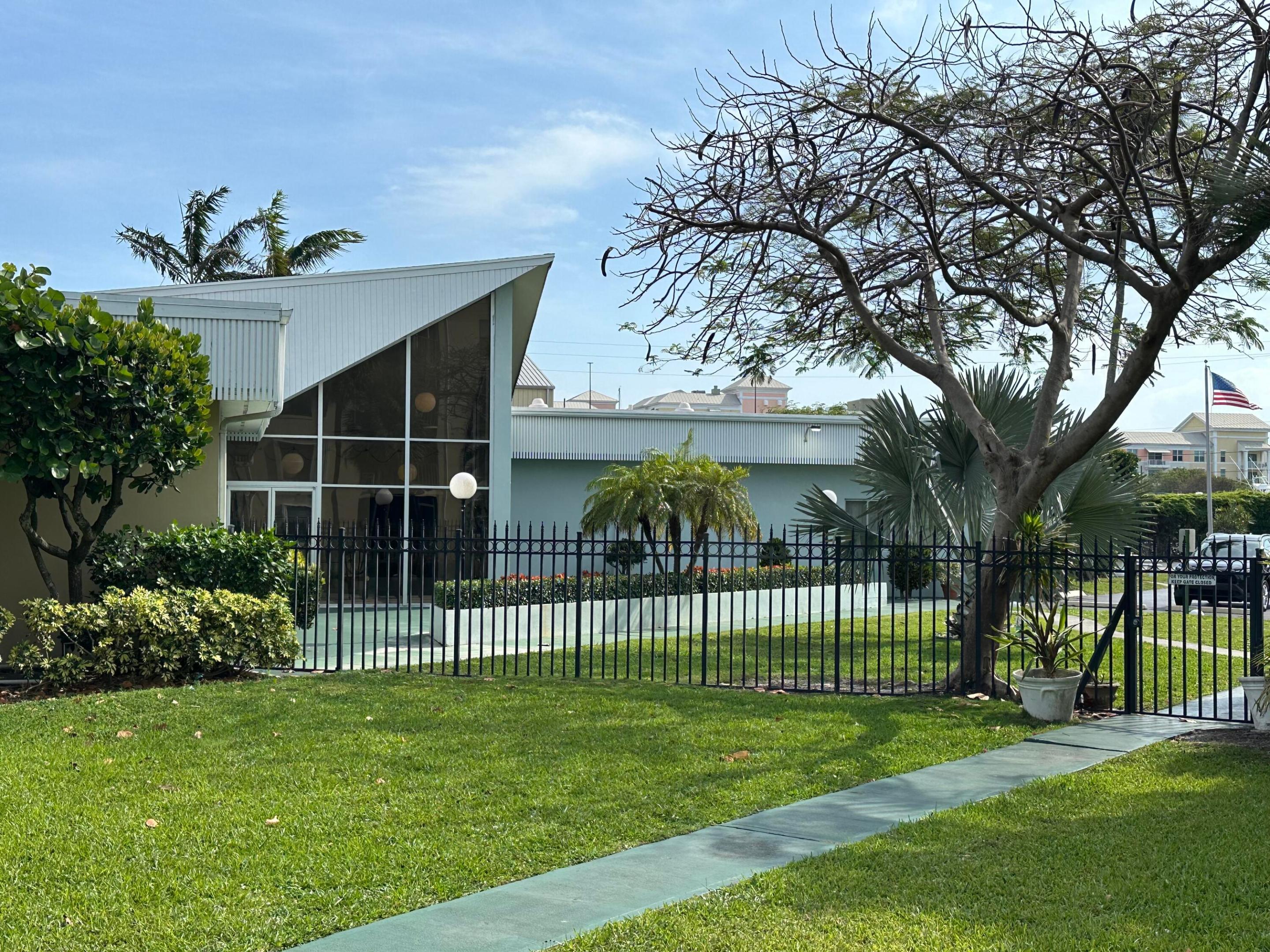 890 N Federal #102, Lantana FL 33462
