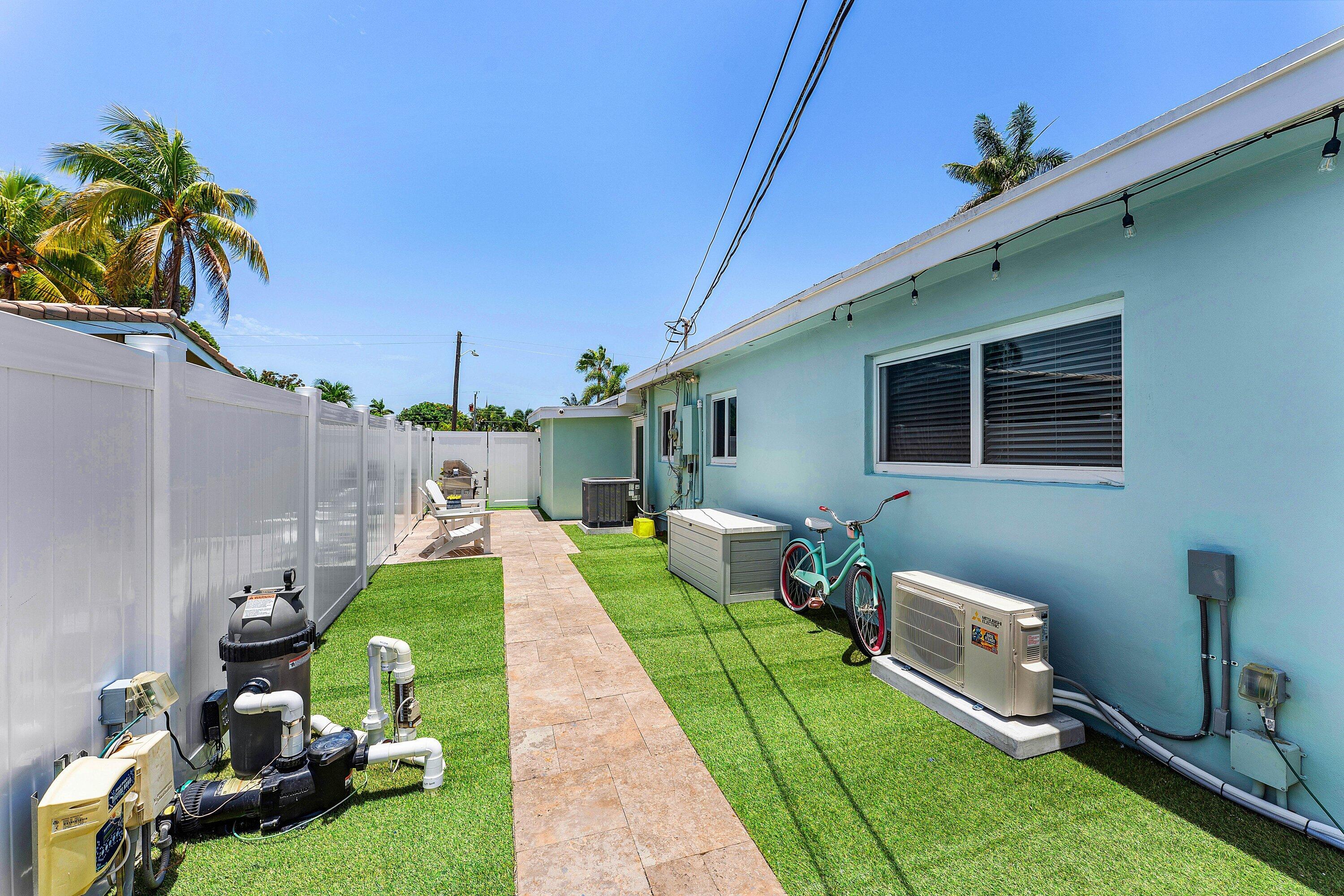 904 SE 15th, Deerfield Beach FL 33441