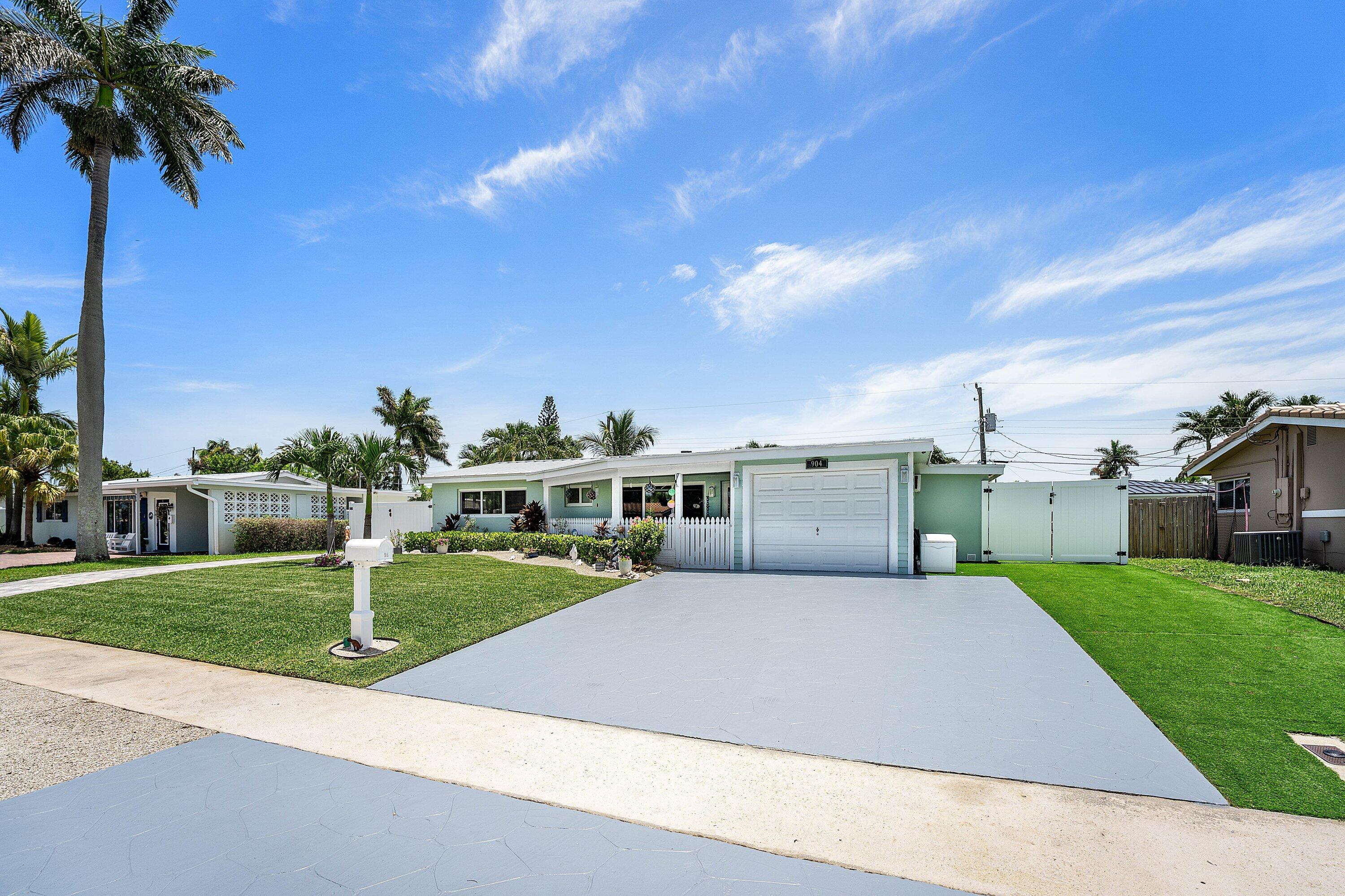 904 SE 15th, Deerfield Beach FL 33441