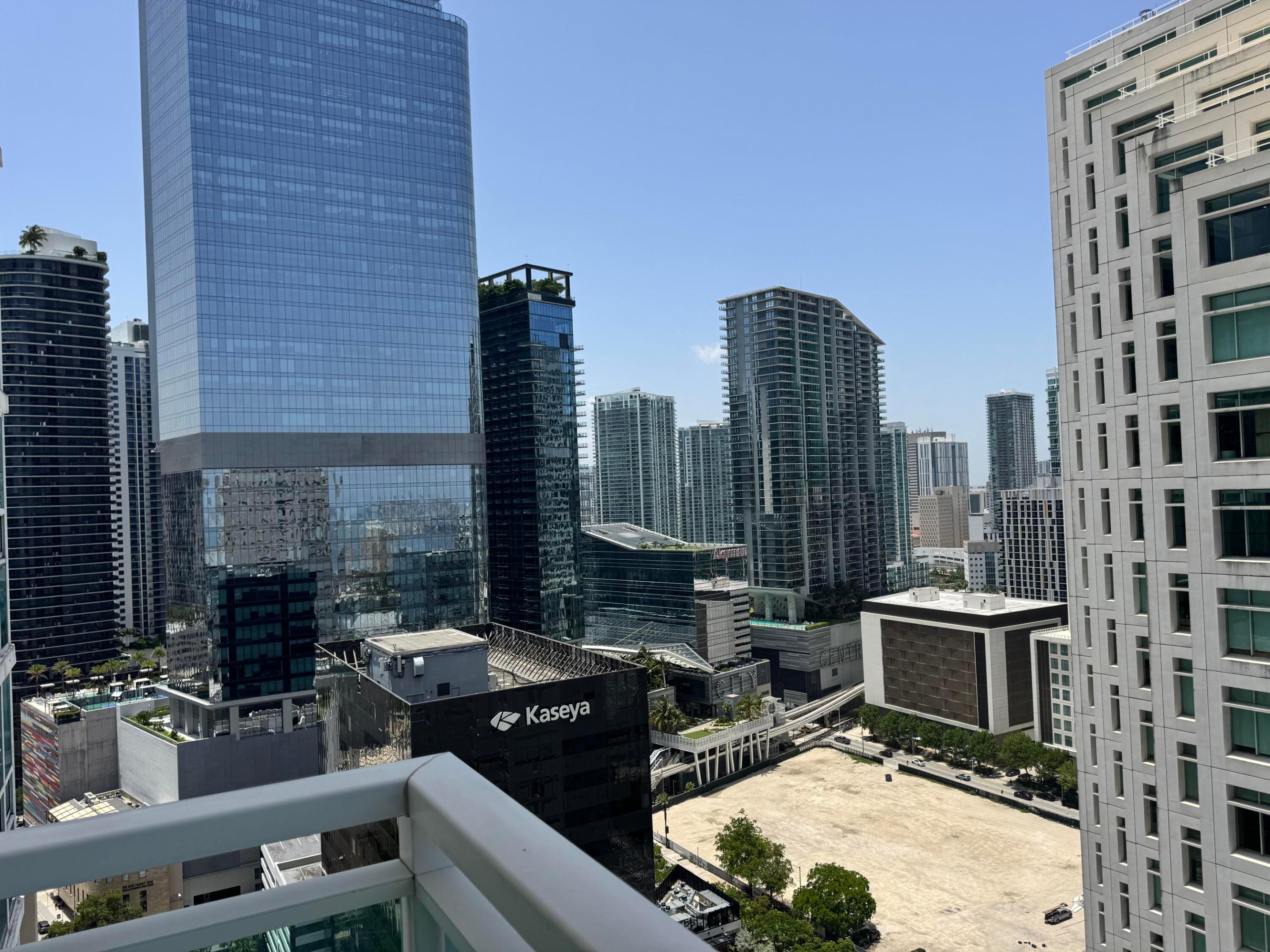950 BRICKELL BAY #2802, Miami FL 33131