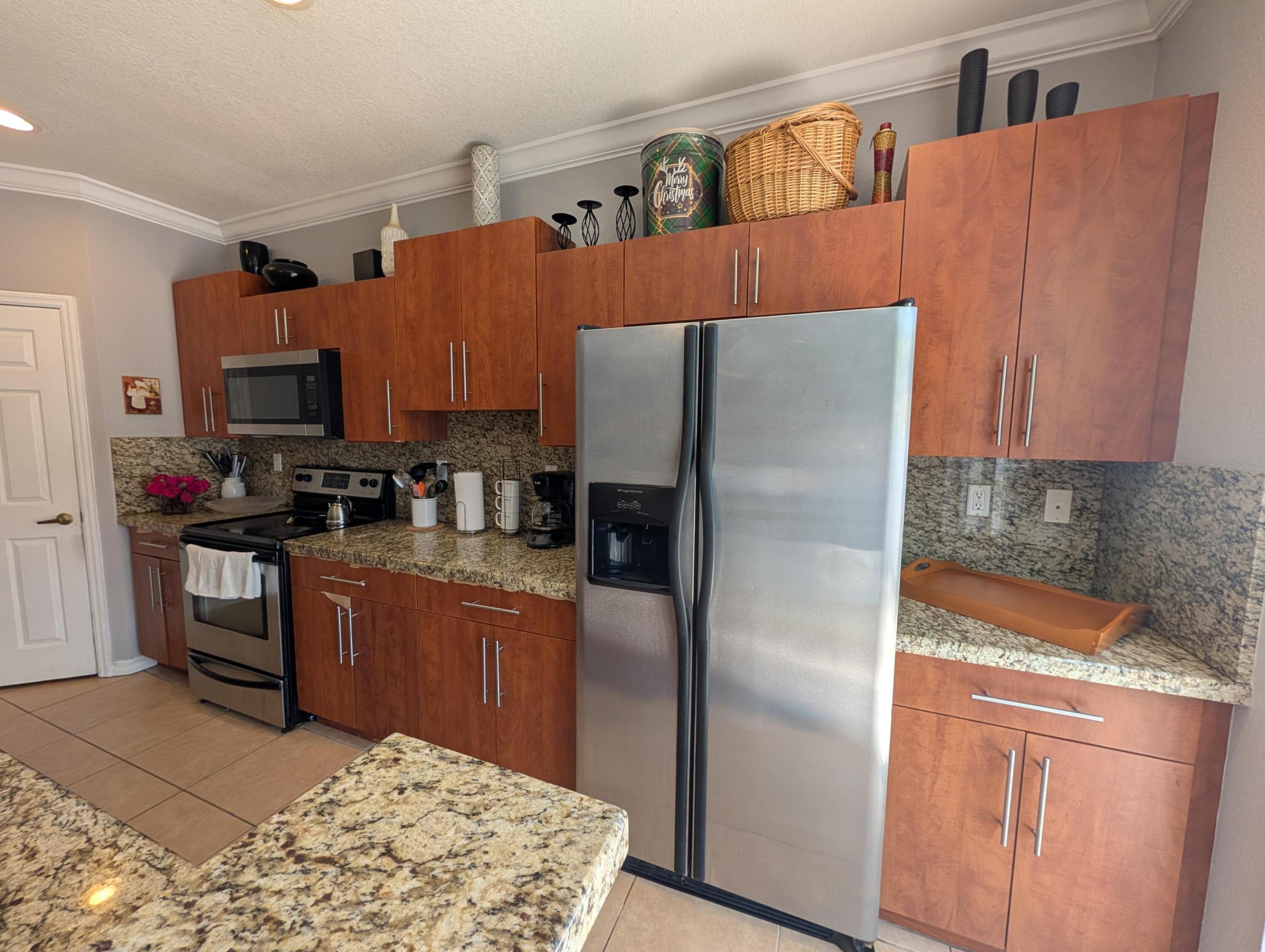 238 SE 2nd, Hallandale Beach FL 33009