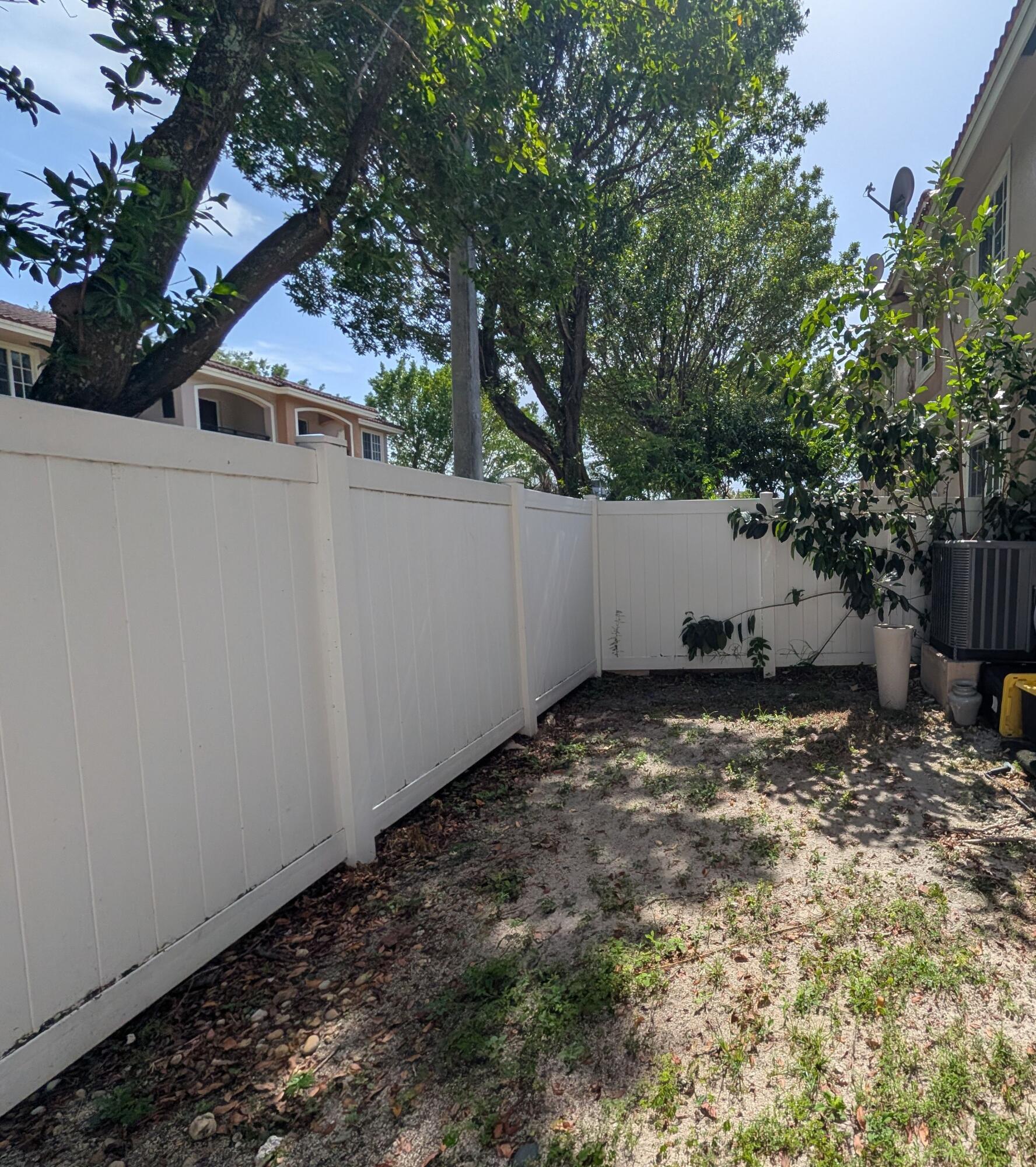 238 SE 2nd, Hallandale Beach FL 33009