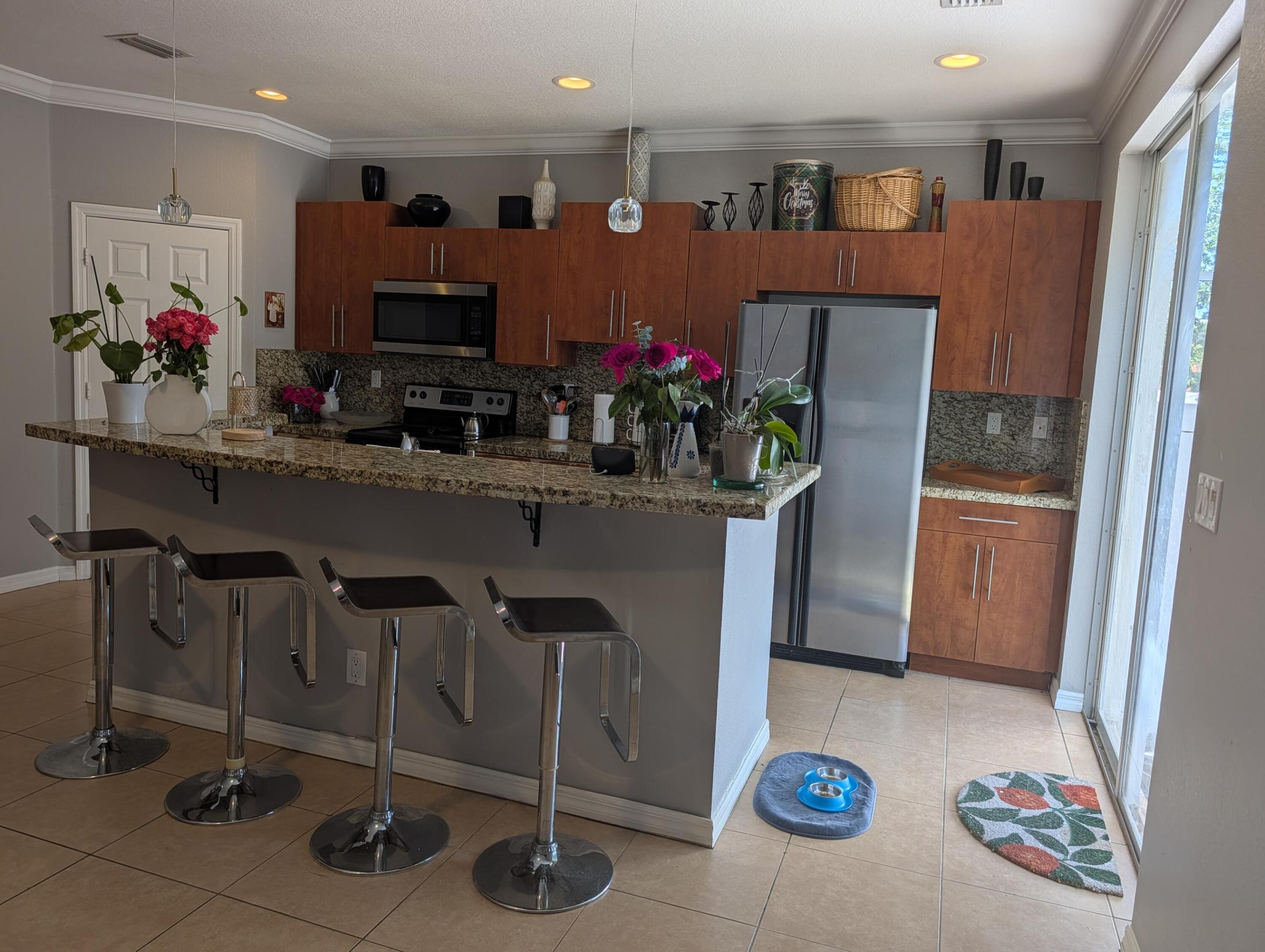 238 SE 2nd, Hallandale Beach FL 33009
