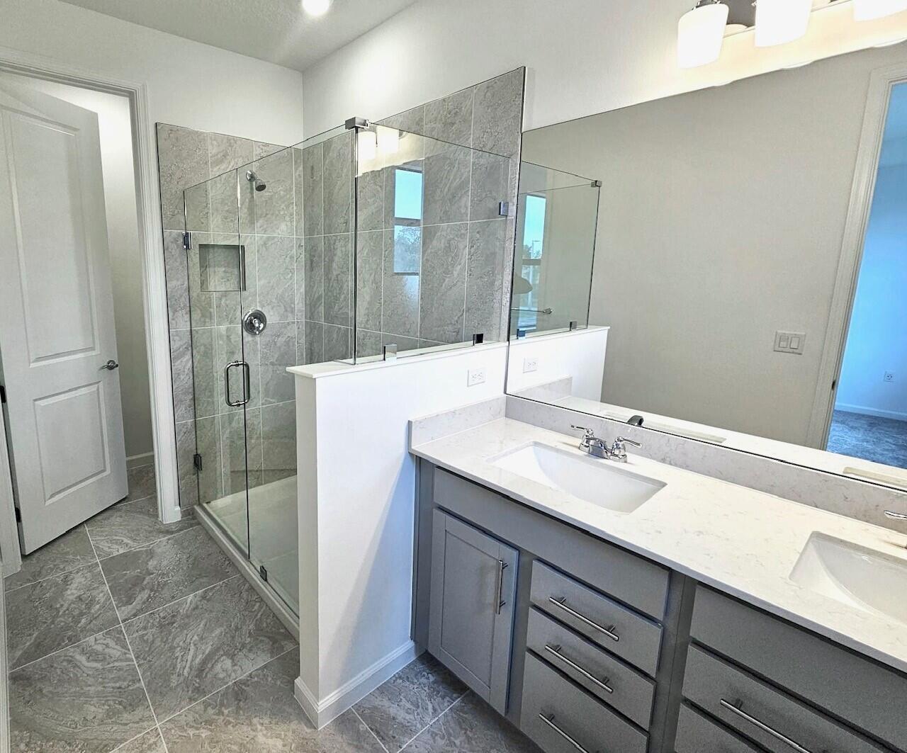 4250 Efendi #Latitude 53-30, Lantana FL 33462