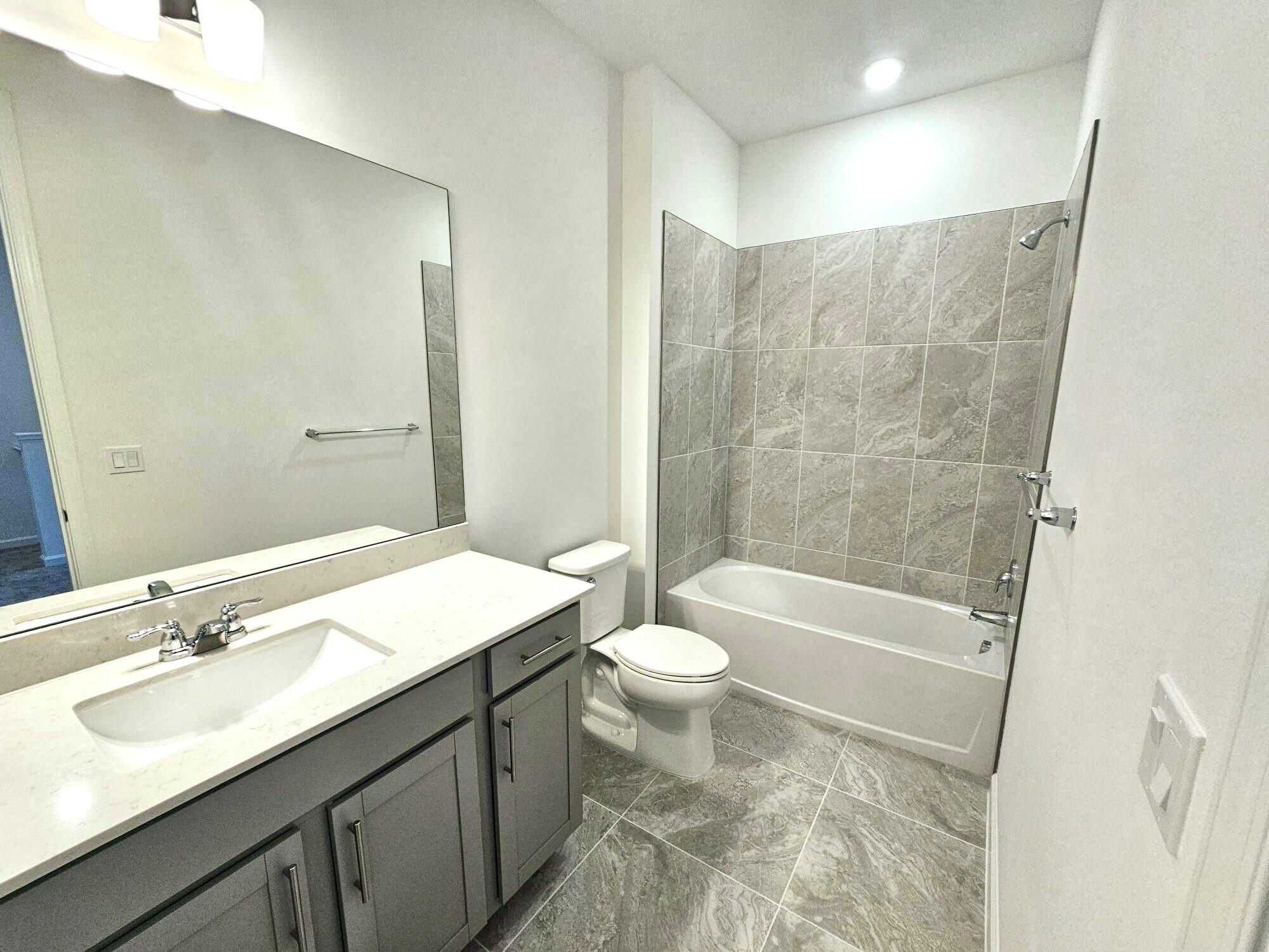 4250 Efendi #Latitude 53-30, Lantana FL 33462