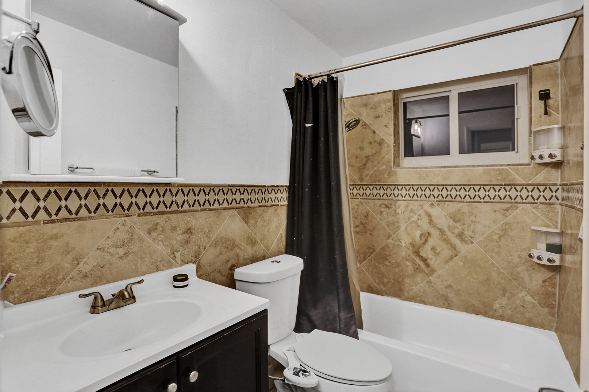 600 NE 7TH #8, Fort Lauderdale FL 33304